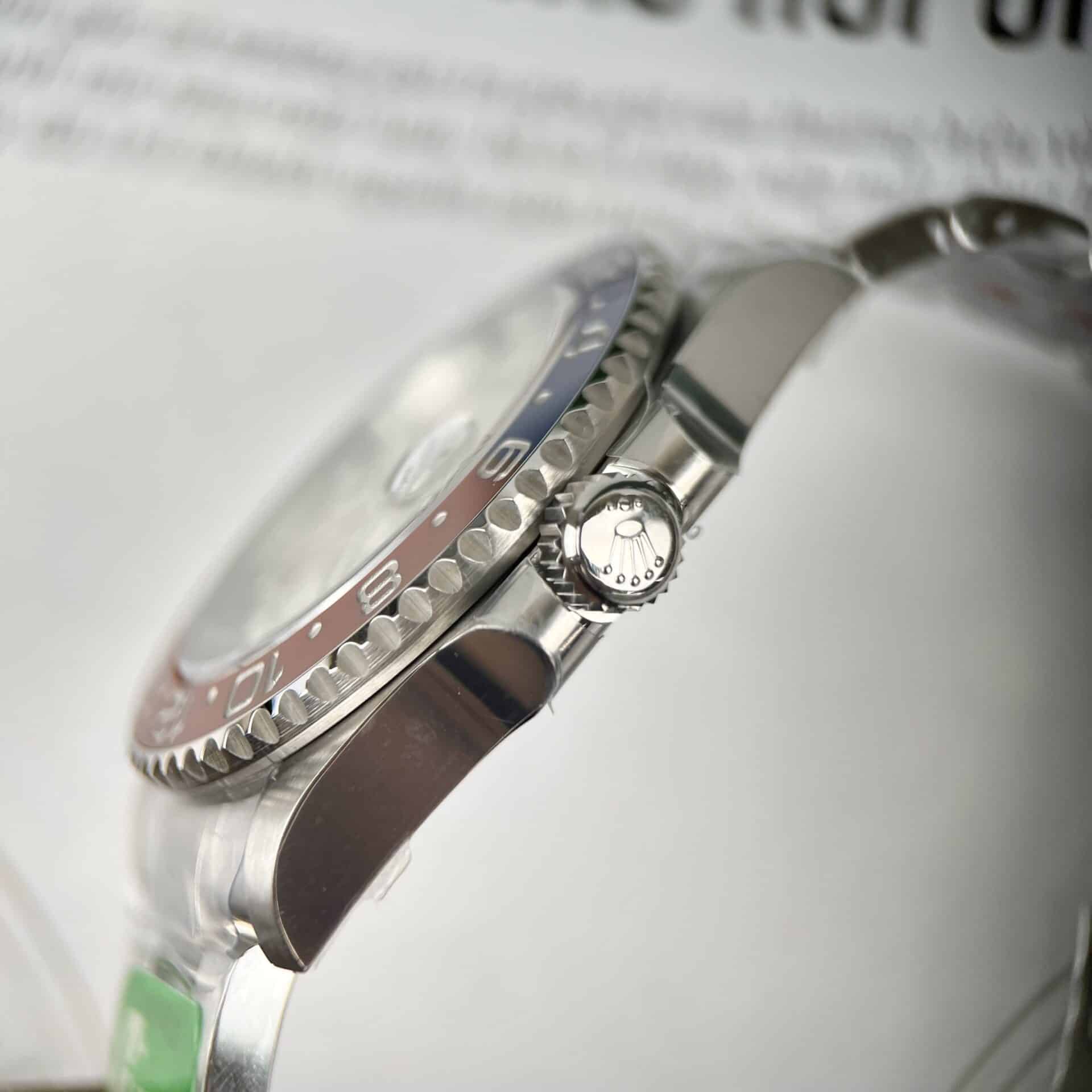 GMT-Master 126719BLRO 1:1 Replica — Leuchtmasse-Aufnahme