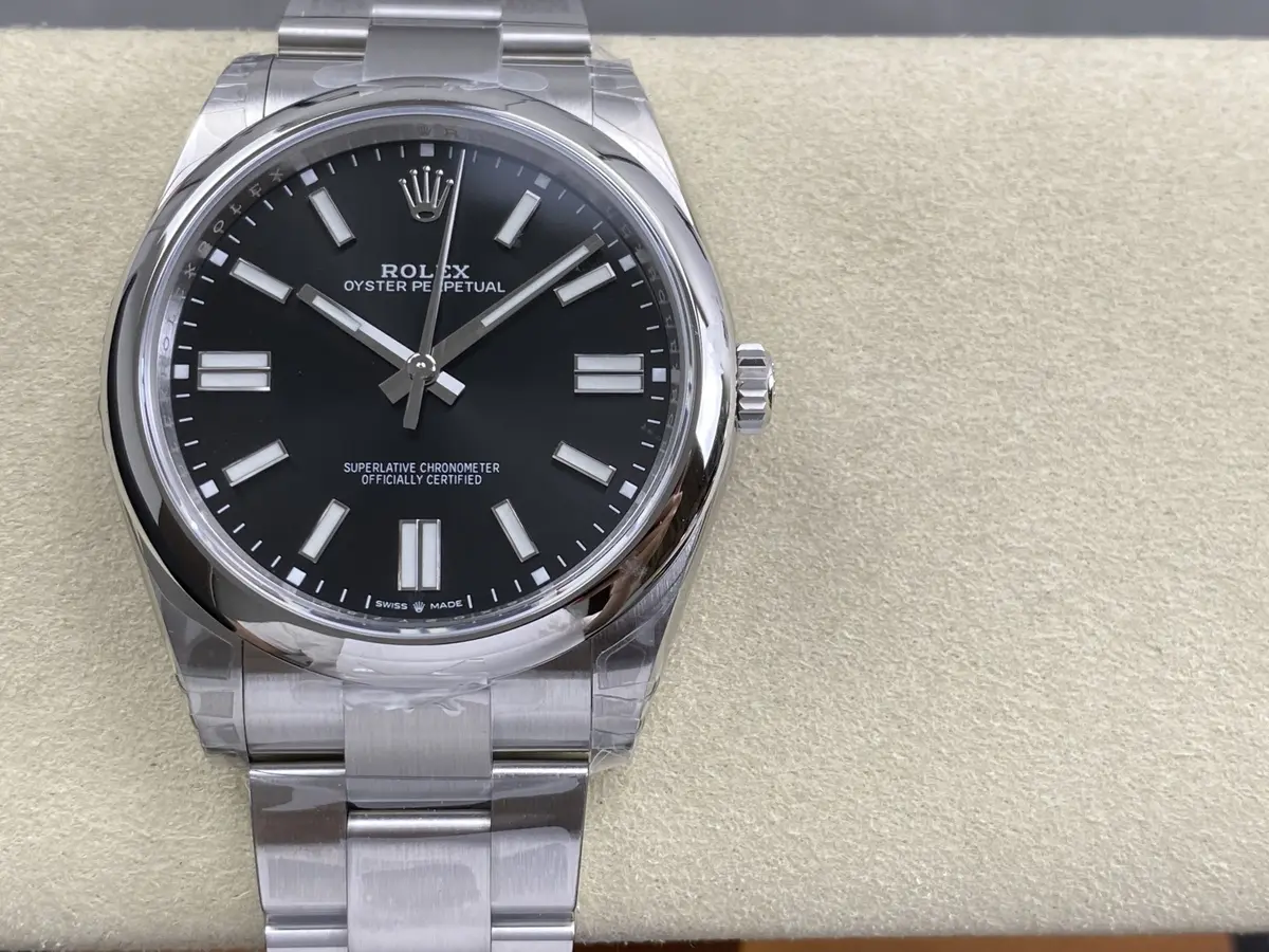 Rolex Oyster Perpetual 124300 Schwarz, Dreiviertelansicht