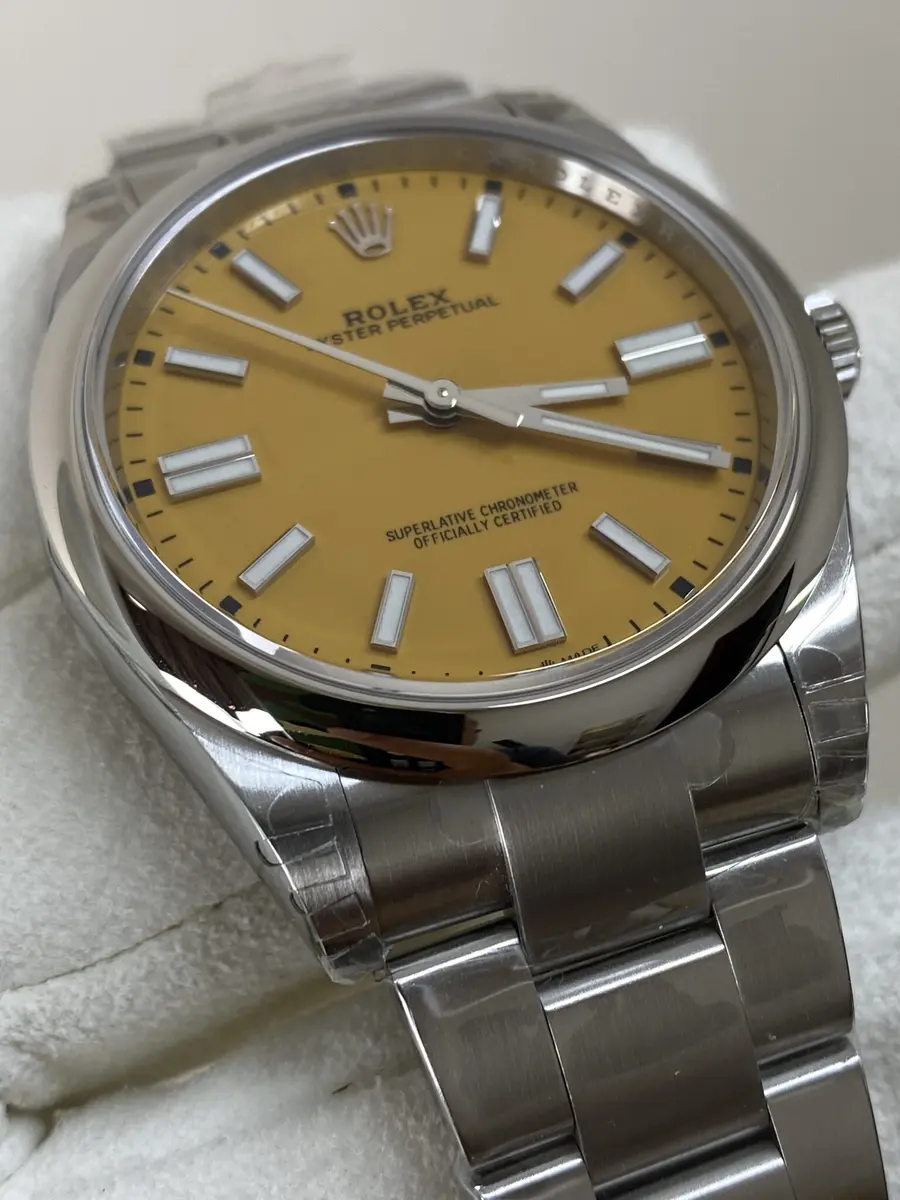 Rolex Oyster Perpetual 124300 Gelb, Dreiviertelansicht