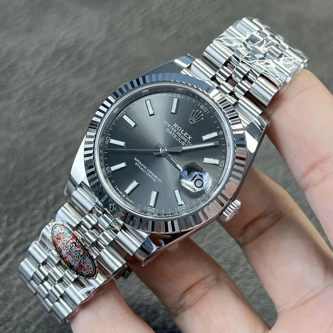 Rolex Datejust 126334 Klon 41mm — Handgelenksaufnahme