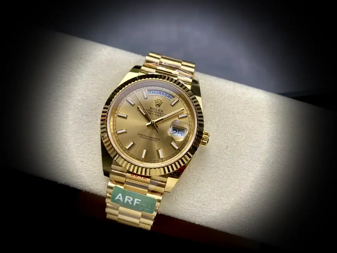 Rolex Day-Date 228238 Superclone 40mm — Handgelenksaufnahme