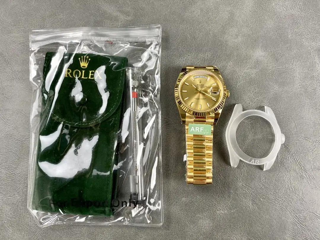 Day-Date 228238 Klon Zifferblatt in champagner — Schrägansicht