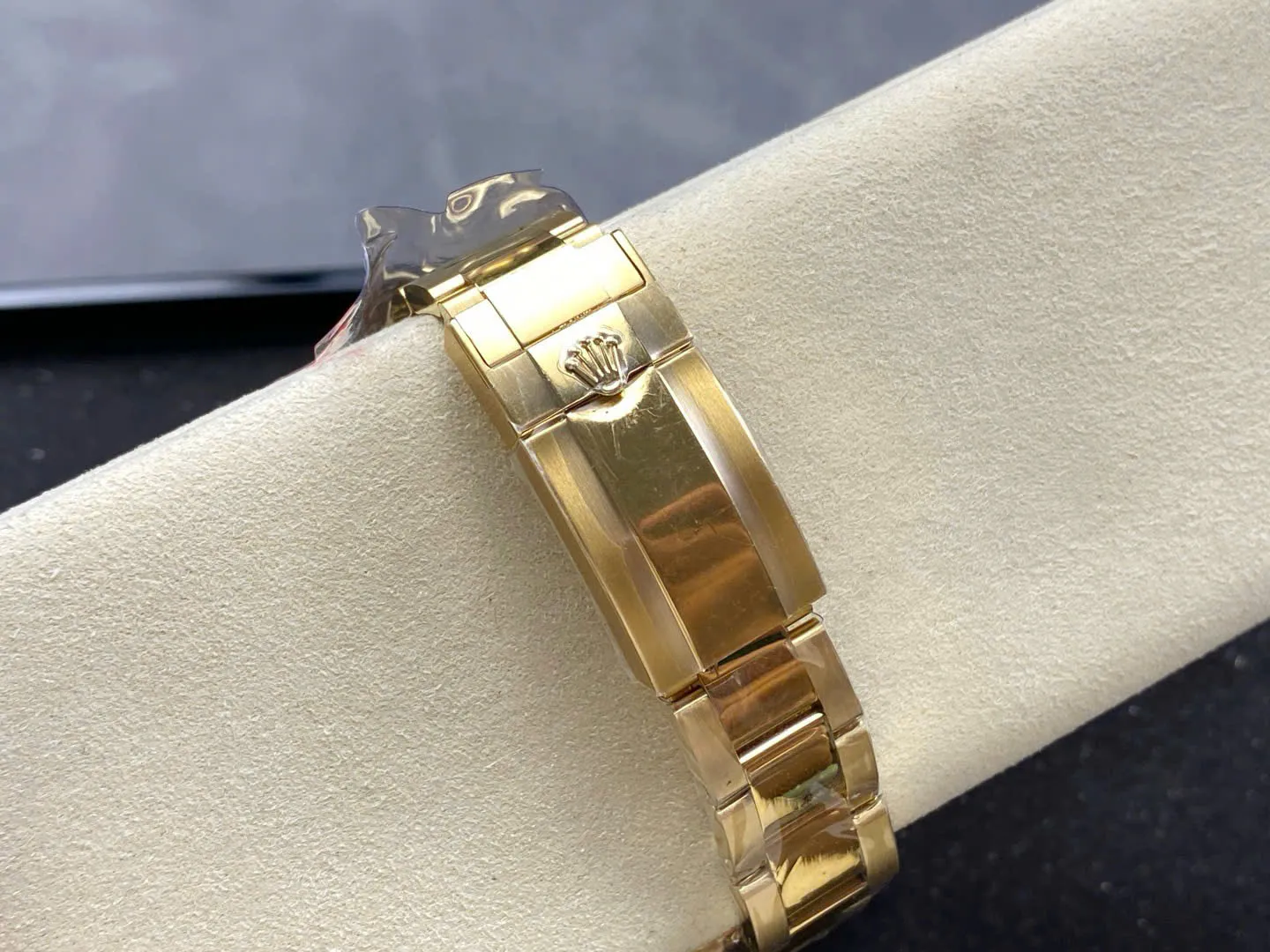 Rolex Daytona 126508 Klon 40mm — Krone und Gehäuse Detail