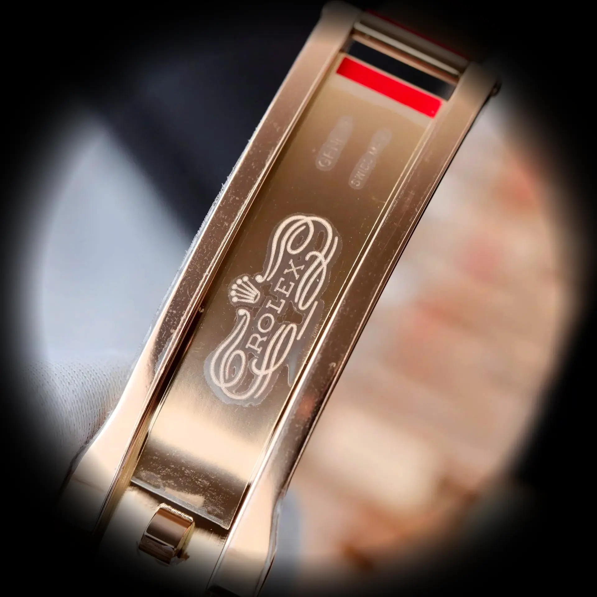 Rolex GMT-Master 126715CHNR Schweizer Klon — Zifferblatt-Nahaufnahme