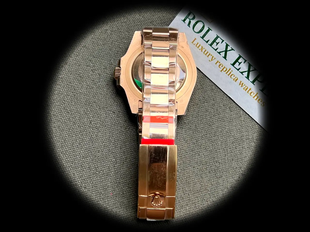 Rolex GMT-Master 126715CHNR Schweizer Replica 40mm — Gehäusebodendetail