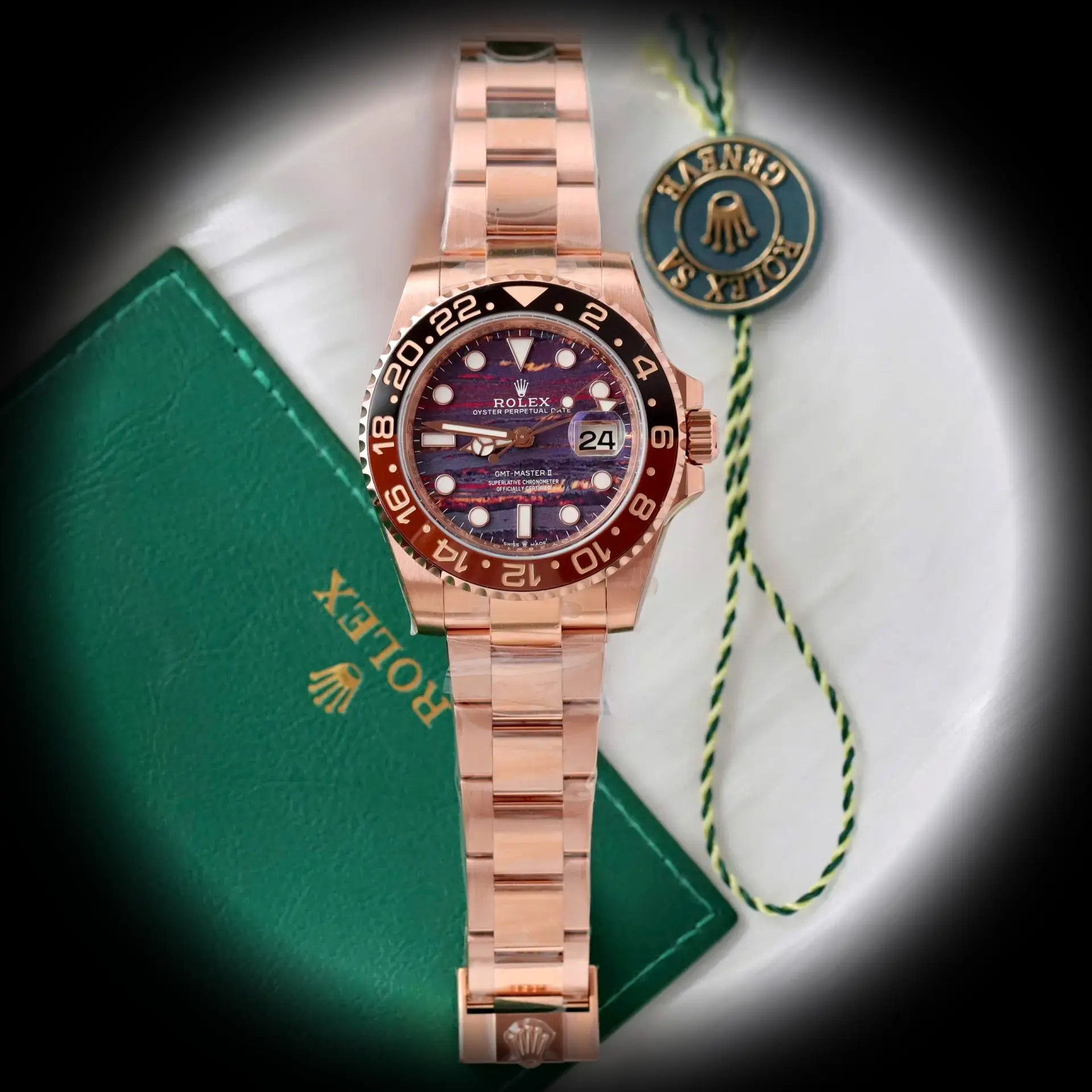 Rolex GMT-Master 126715CHNR Schweizer Replica Zifferblatt in tigereisen — Gehäusebodendetail