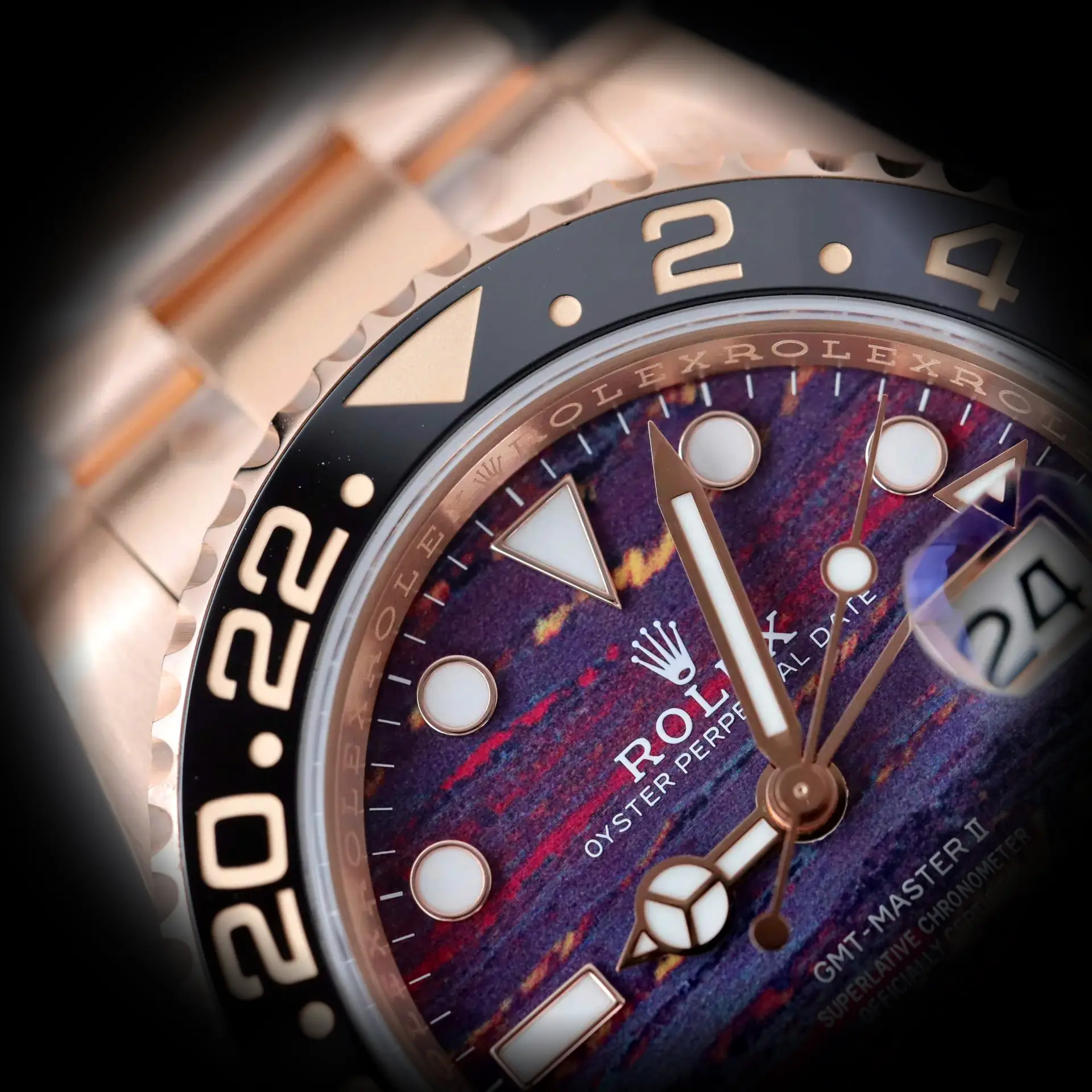 Rolex GMT-Master 126715CHNR 1:1 Super Clone 40mm — Krone und Gehäuse Detail
