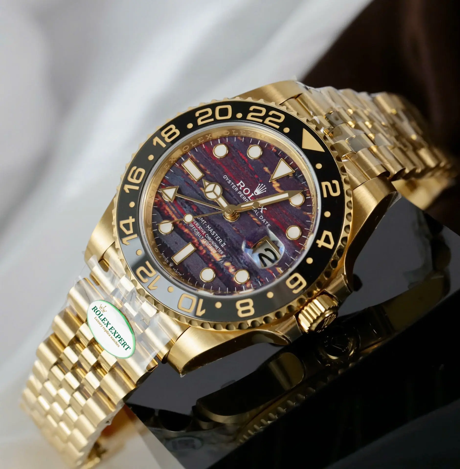 Rolex GMT-Master 126718GRNR Super Clone Replica Zifferblatt in tigereisen — Gehäusebodendetail
