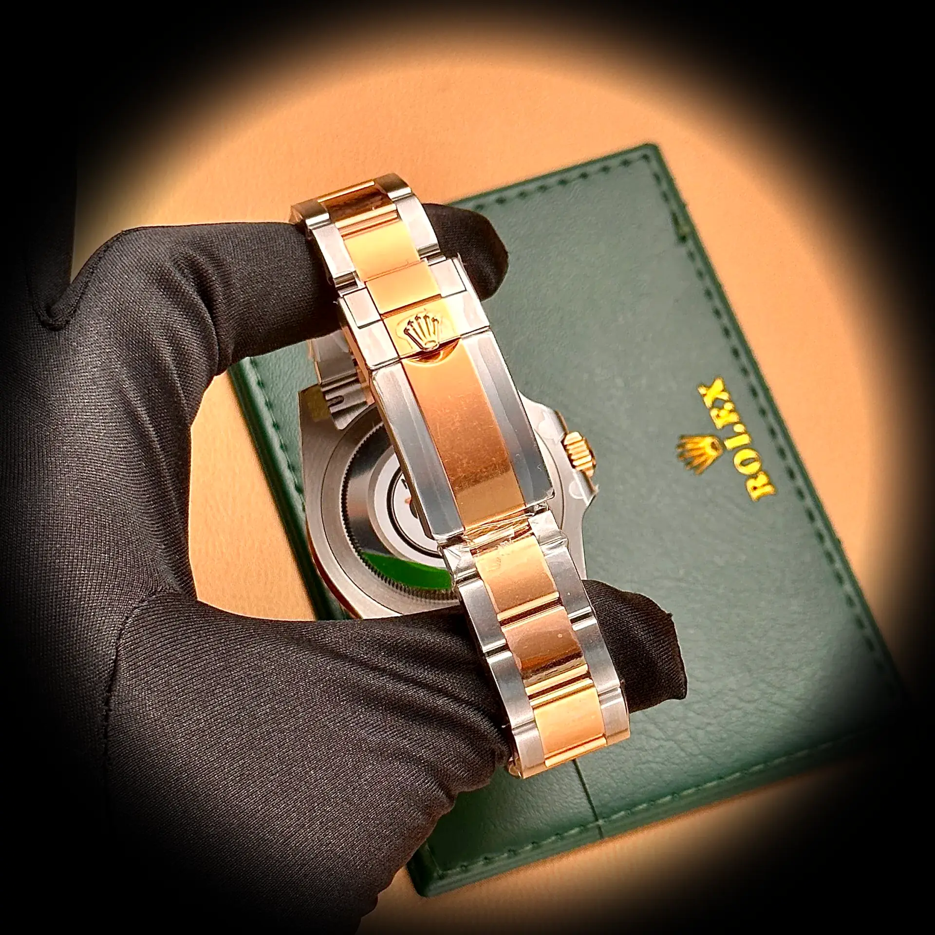 GMT-Master 126711CHNR Super Clone — Leuchtmasse-Aufnahme