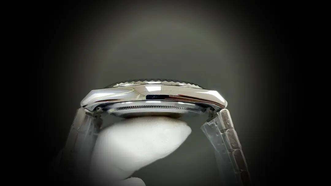 Land-Dweller 127334 1:1 Super Clone — Armband-Detail