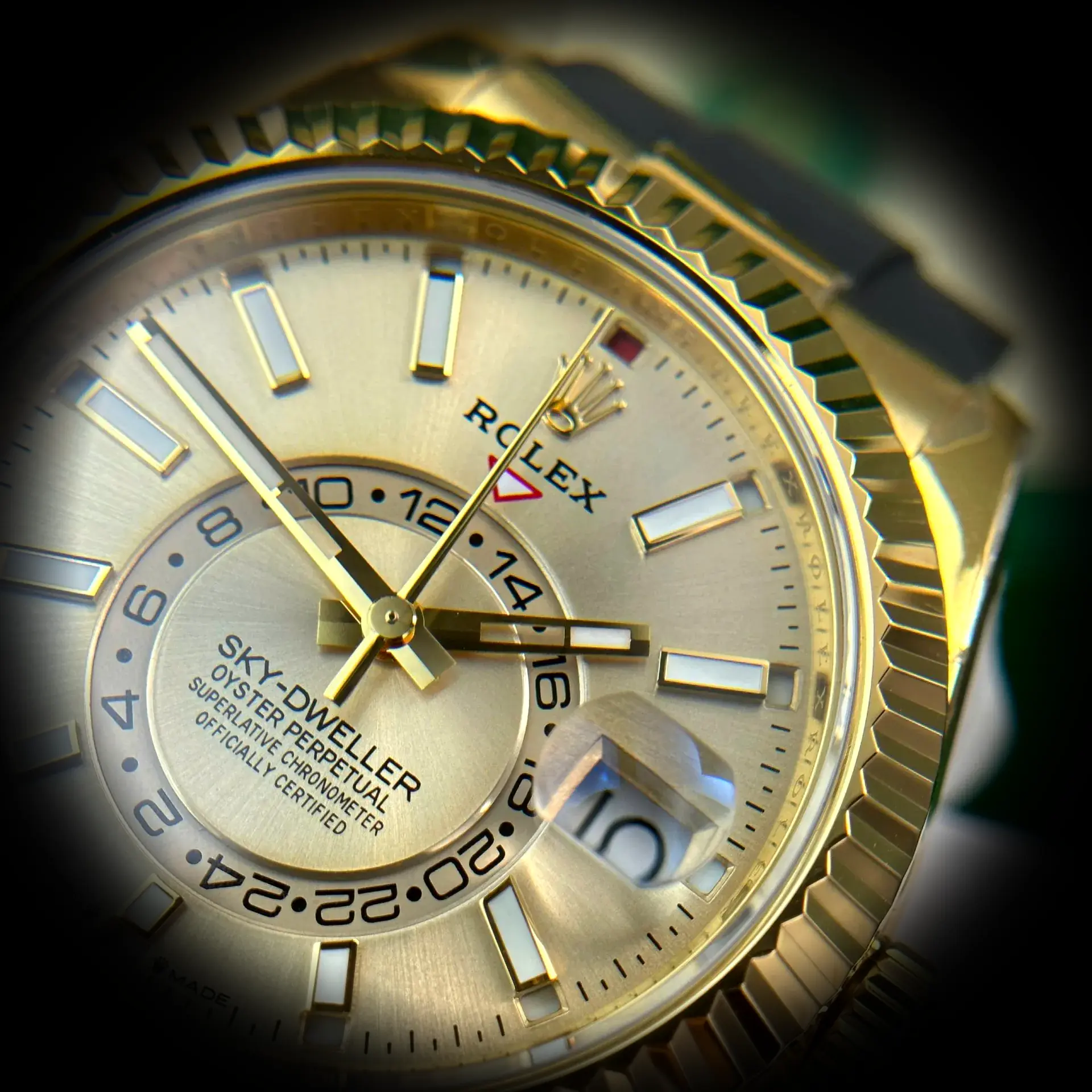 Rolex Sky-Dweller 336238 Superclone Zifferblatt in champagner — Lünette-Makro