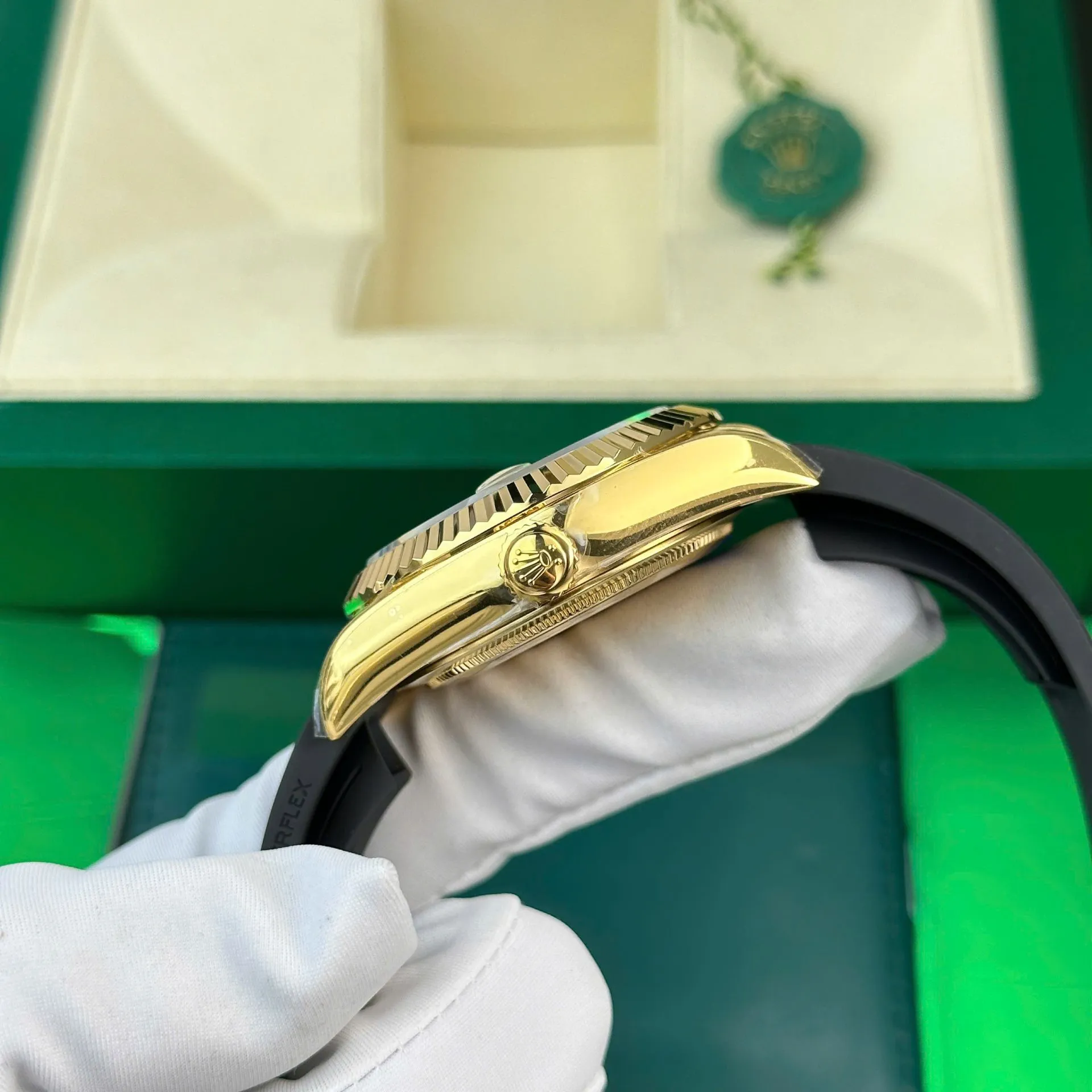 Rolex Sky-Dweller 336238 Nachbau — Leuchtmasse-Aufnahme