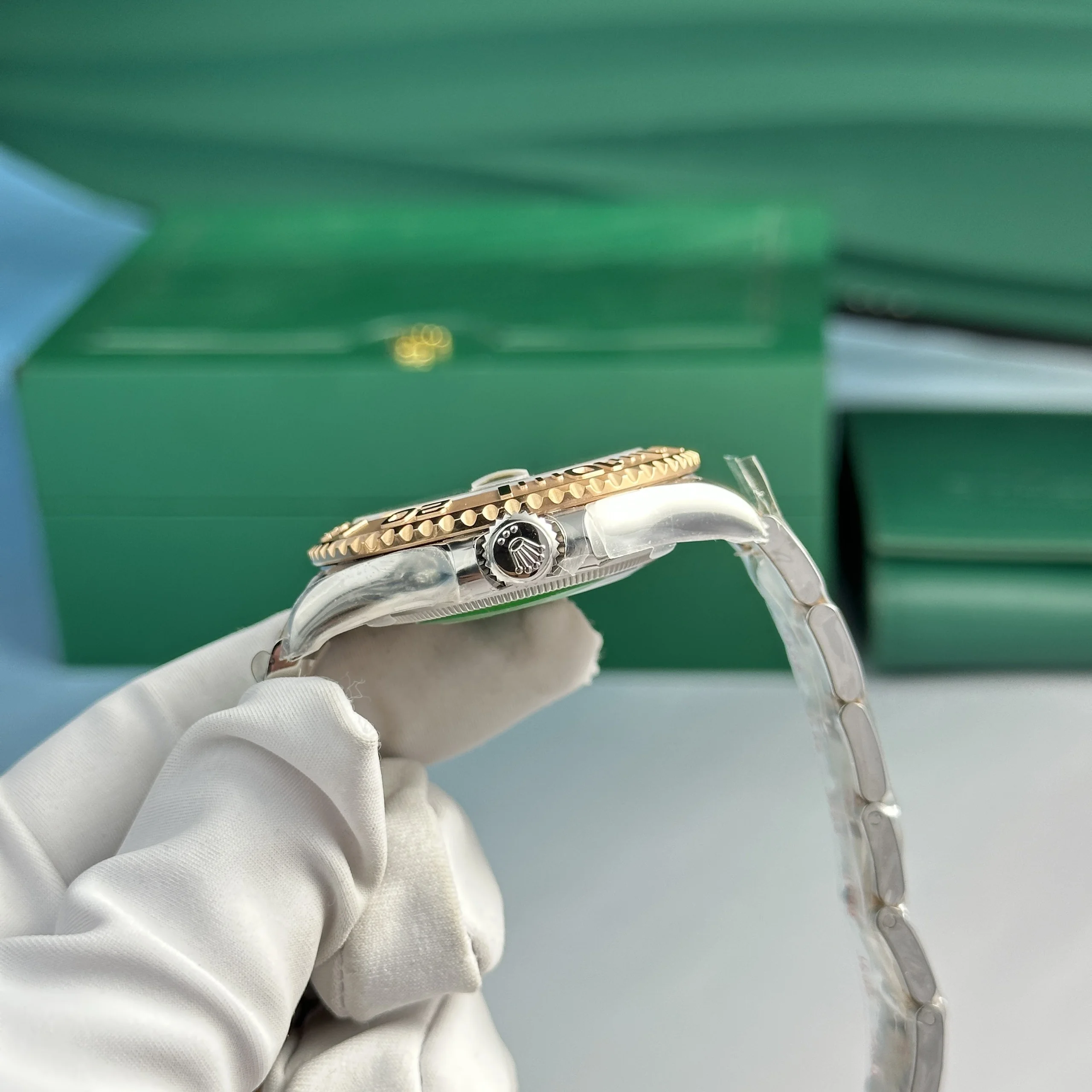 Yacht-Master 126621 Nachbau 40mm — Krone und Gehäuse Detail