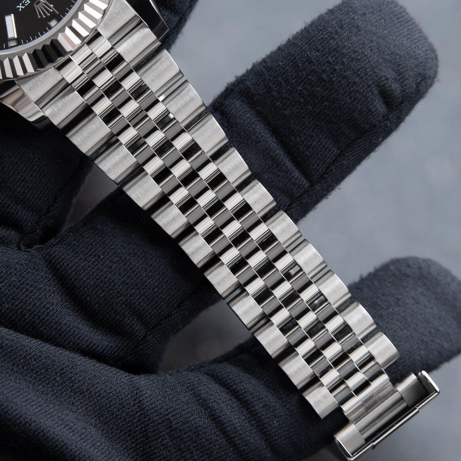 Sky-Dweller 336934 Super Clone Replica 42mm — Handgelenksaufnahme