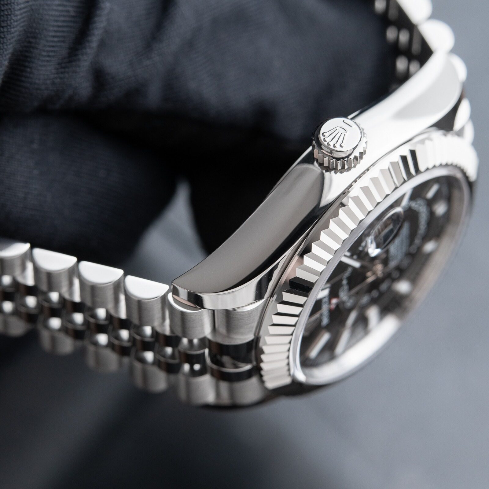 Rolex Sky-Dweller 336934 1:1 Replica 42mm — Krone und Gehäuse Detail