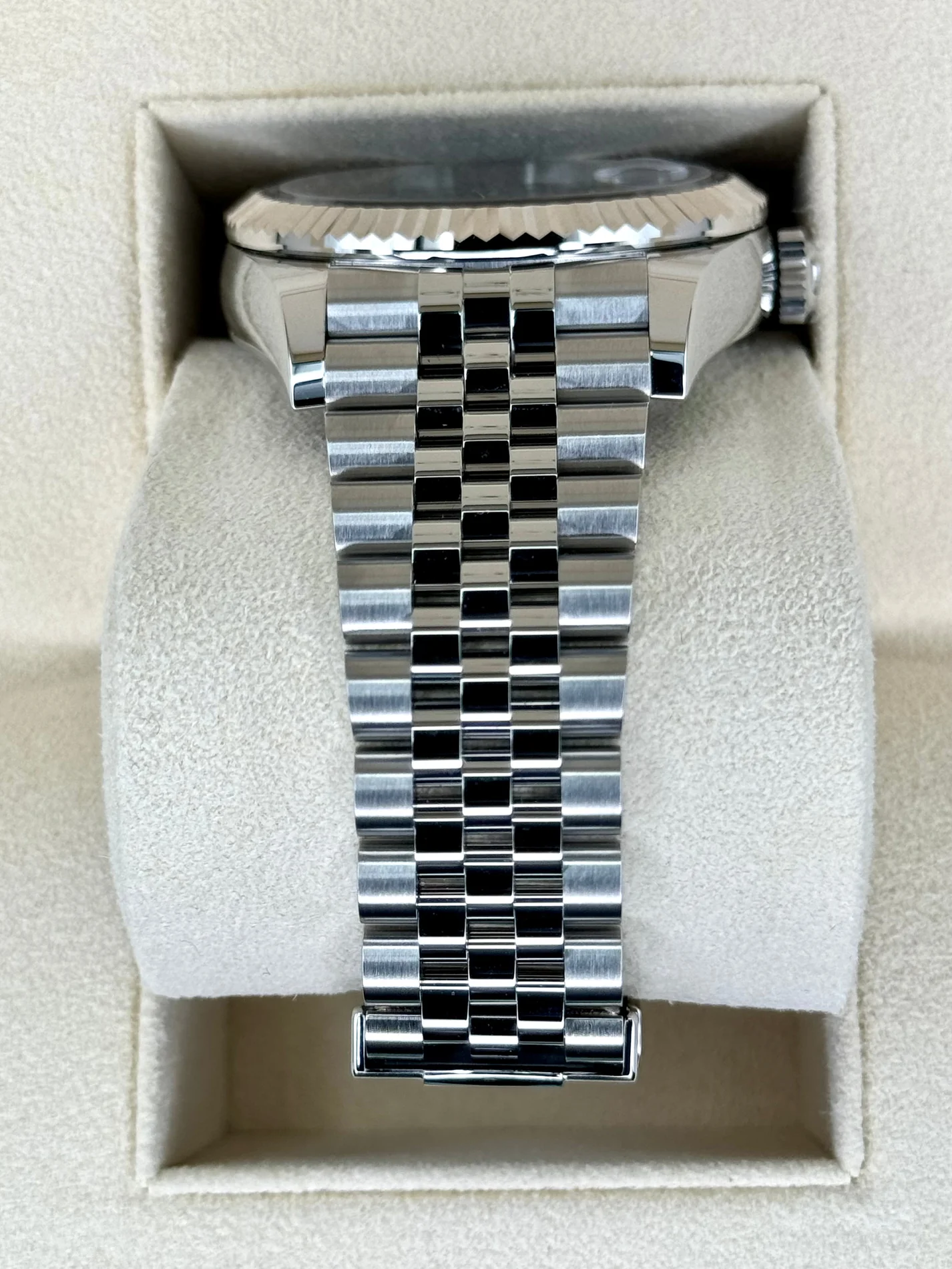 Sky-Dweller 336934 1:1 Replica Zifferblatt in leuchtendes blau — Gehäusebodendetail