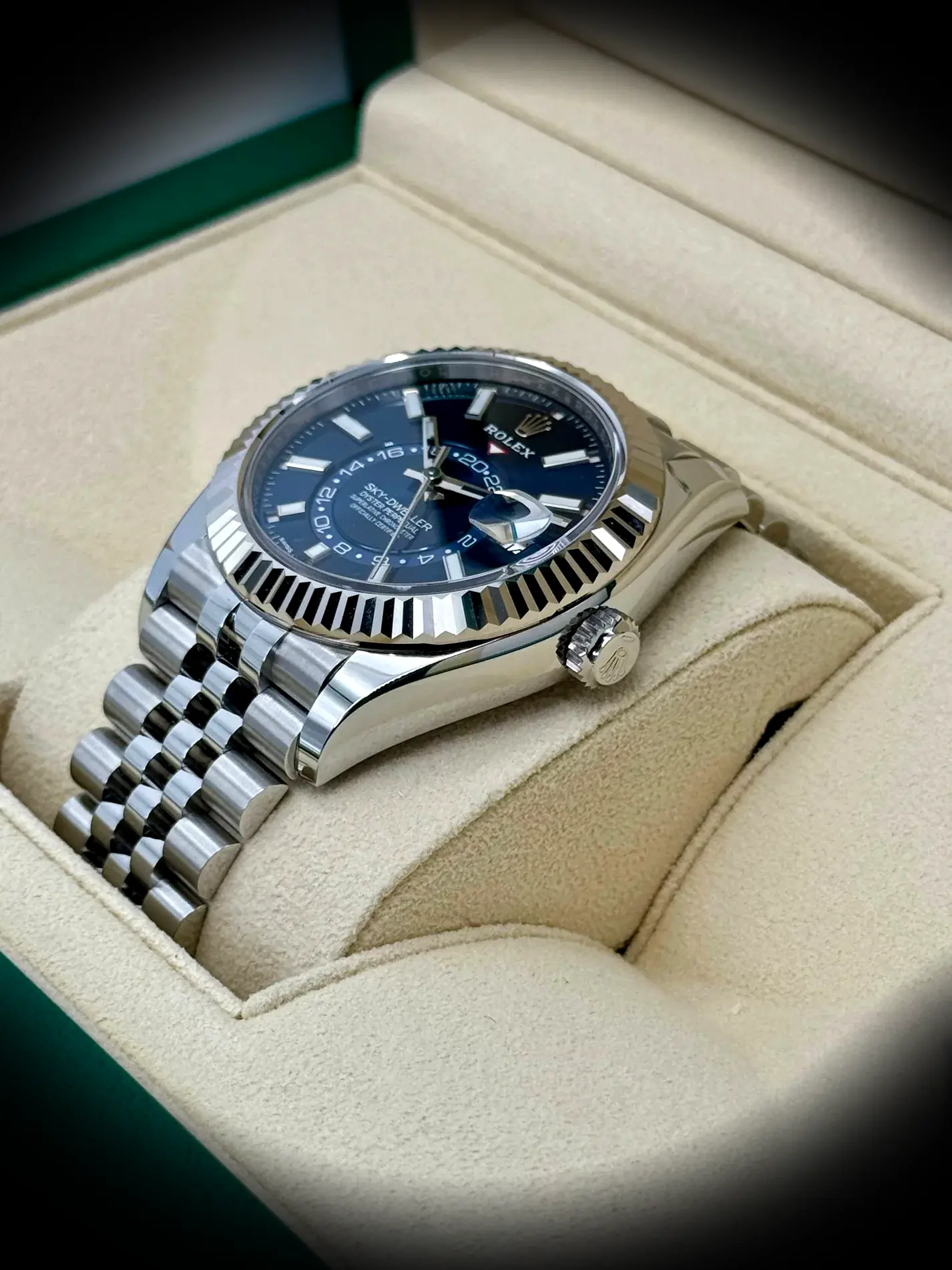 Rolex Sky-Dweller 336934 1:1 Super Clone 42mm — Handgelenksaufnahme