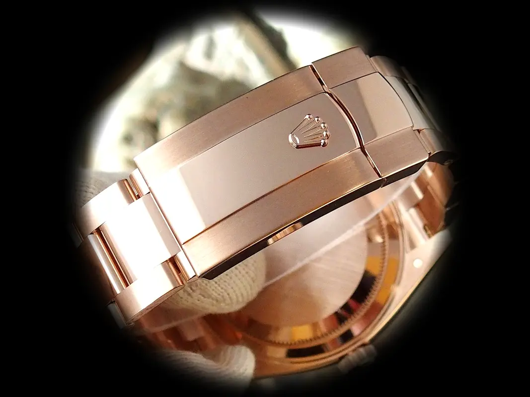 Sky-Dweller 336935 Superclone Zifferblatt in schokolade — Gehäusebodendetail