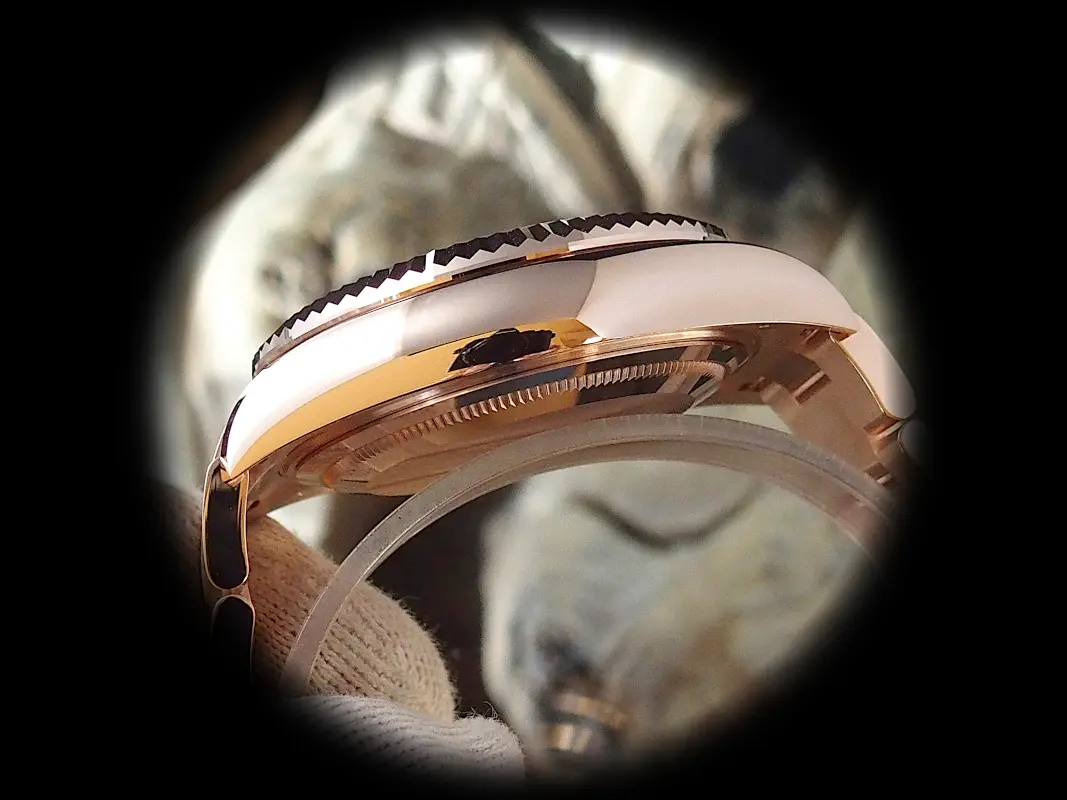 Rolex Sky-Dweller 336935 Schweizer Klon 42mm — Handgelenksaufnahme