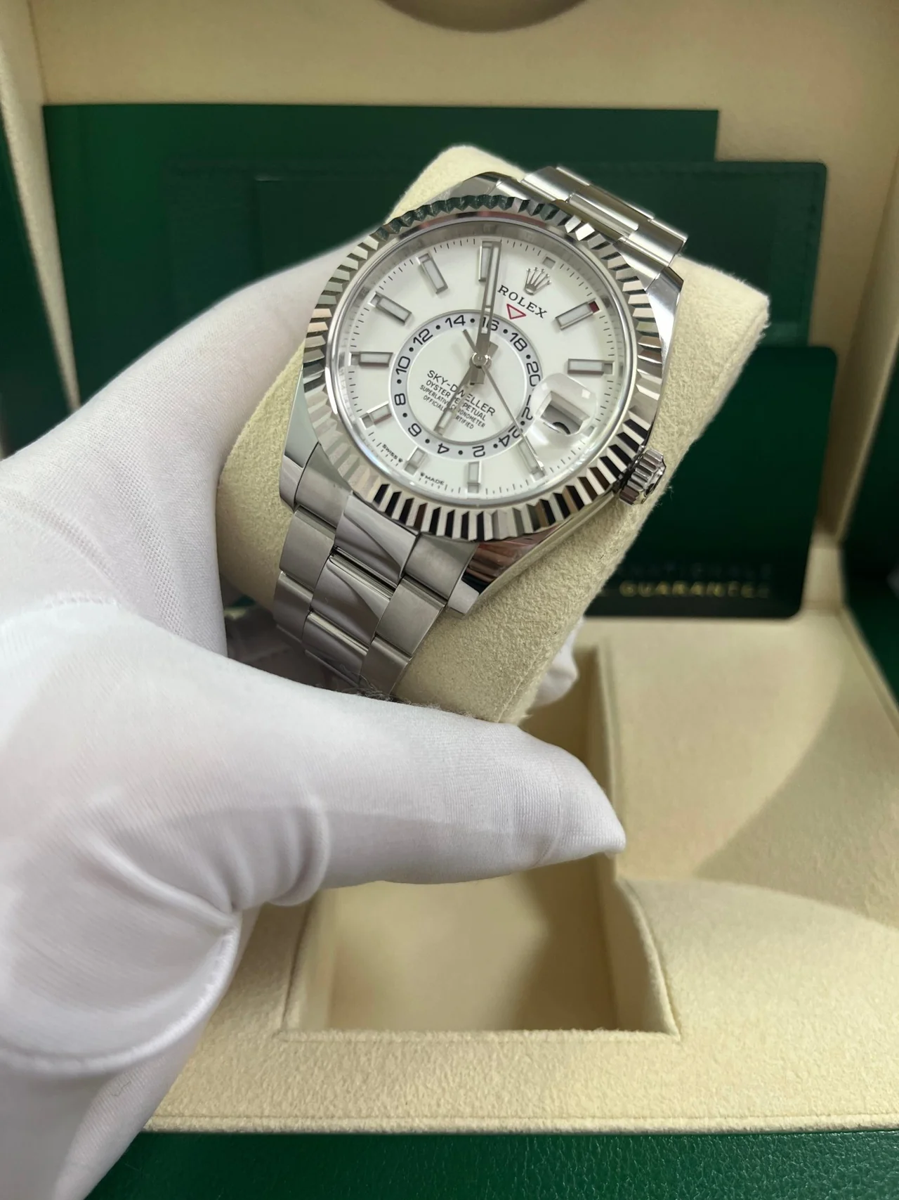 Rolex Sky-Dweller 336934 Super Clone Replica 42mm — Zifferblatt-Nahaufnahme