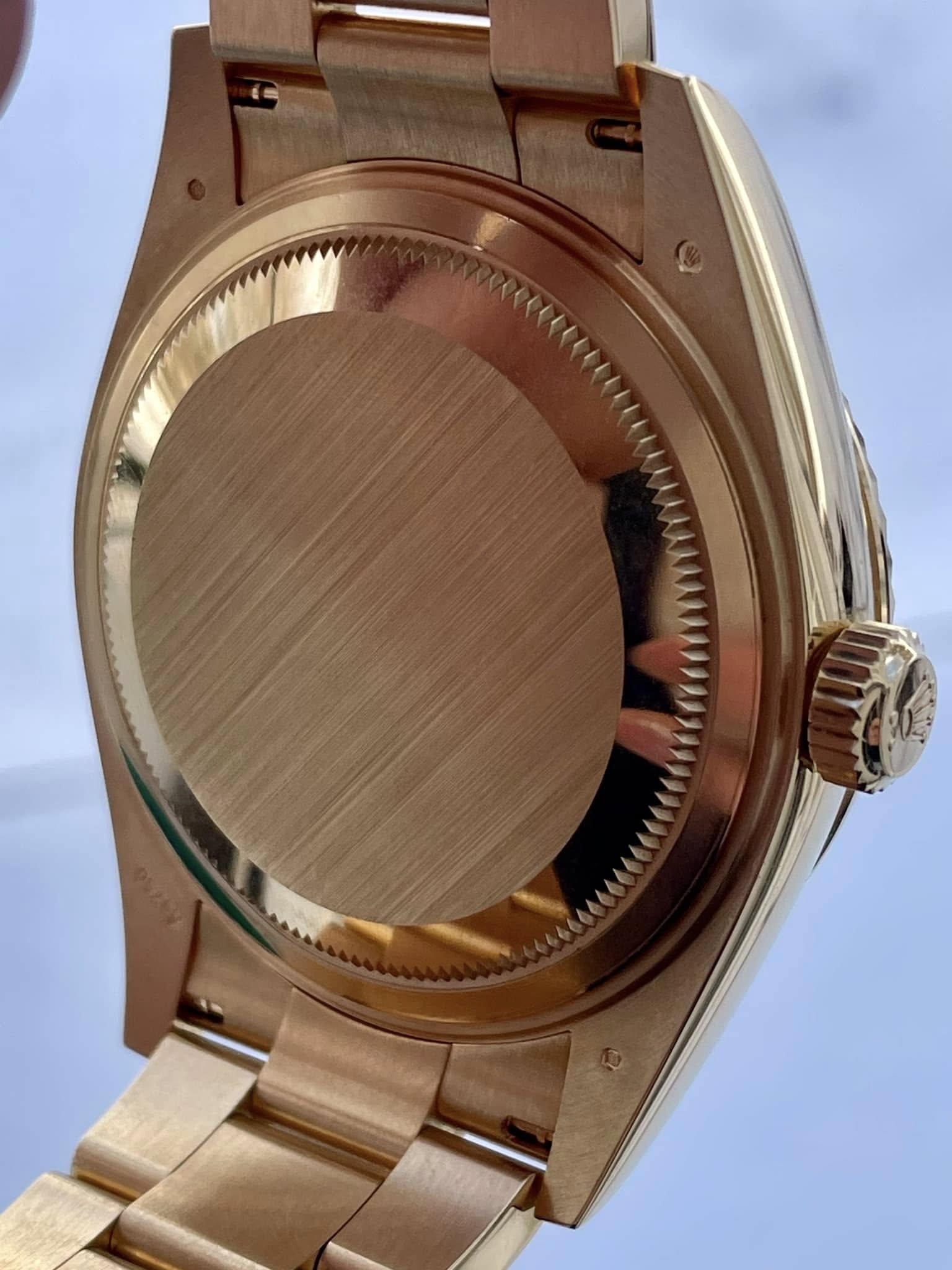 Rolex Sky-Dweller 336938 Super Clone Replica 42mm — Krone und Gehäuse Detail