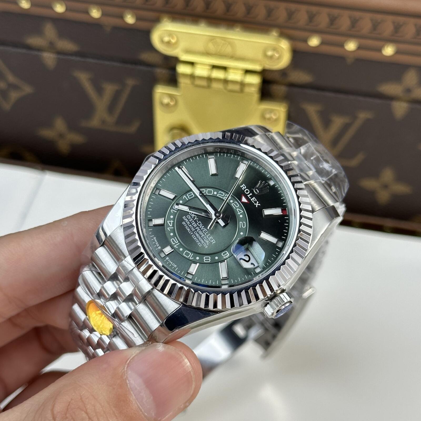 Rolex Sky-Dweller 336934 Super Clone Replica Zifferblatt in mintgrün — Gehäusebodendetail