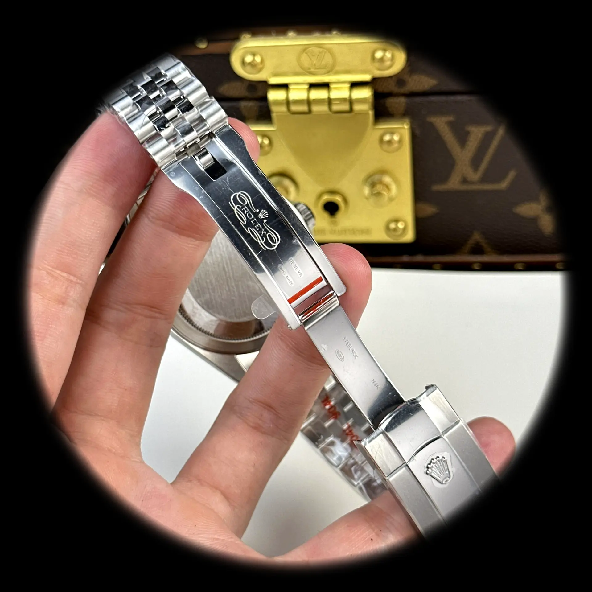 Sky-Dweller 336934 Schweizer Replica — Leuchtmasse-Aufnahme