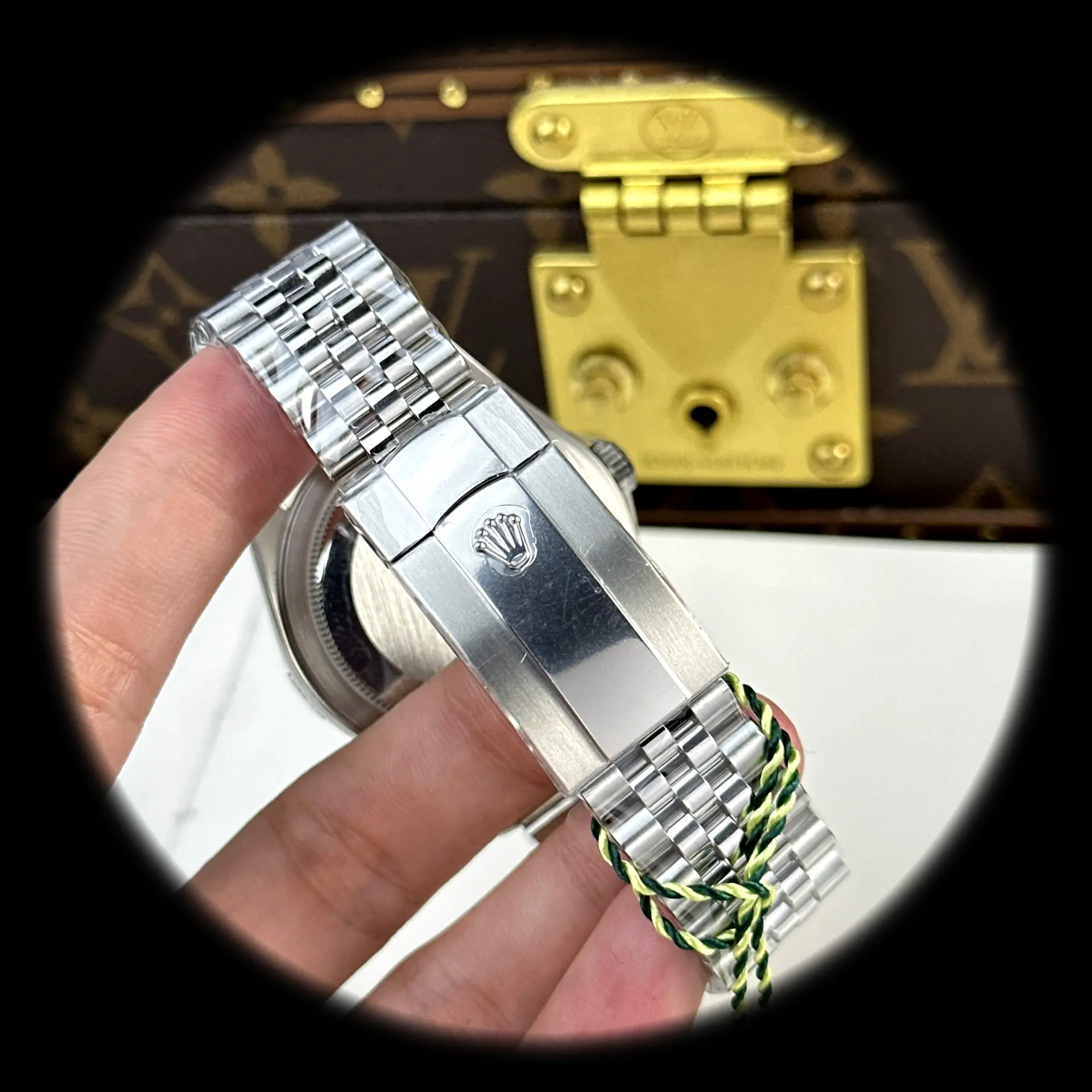 Rolex Sky-Dweller 336934 Super Clone Zifferblatt in mintgrün — Schrägansicht