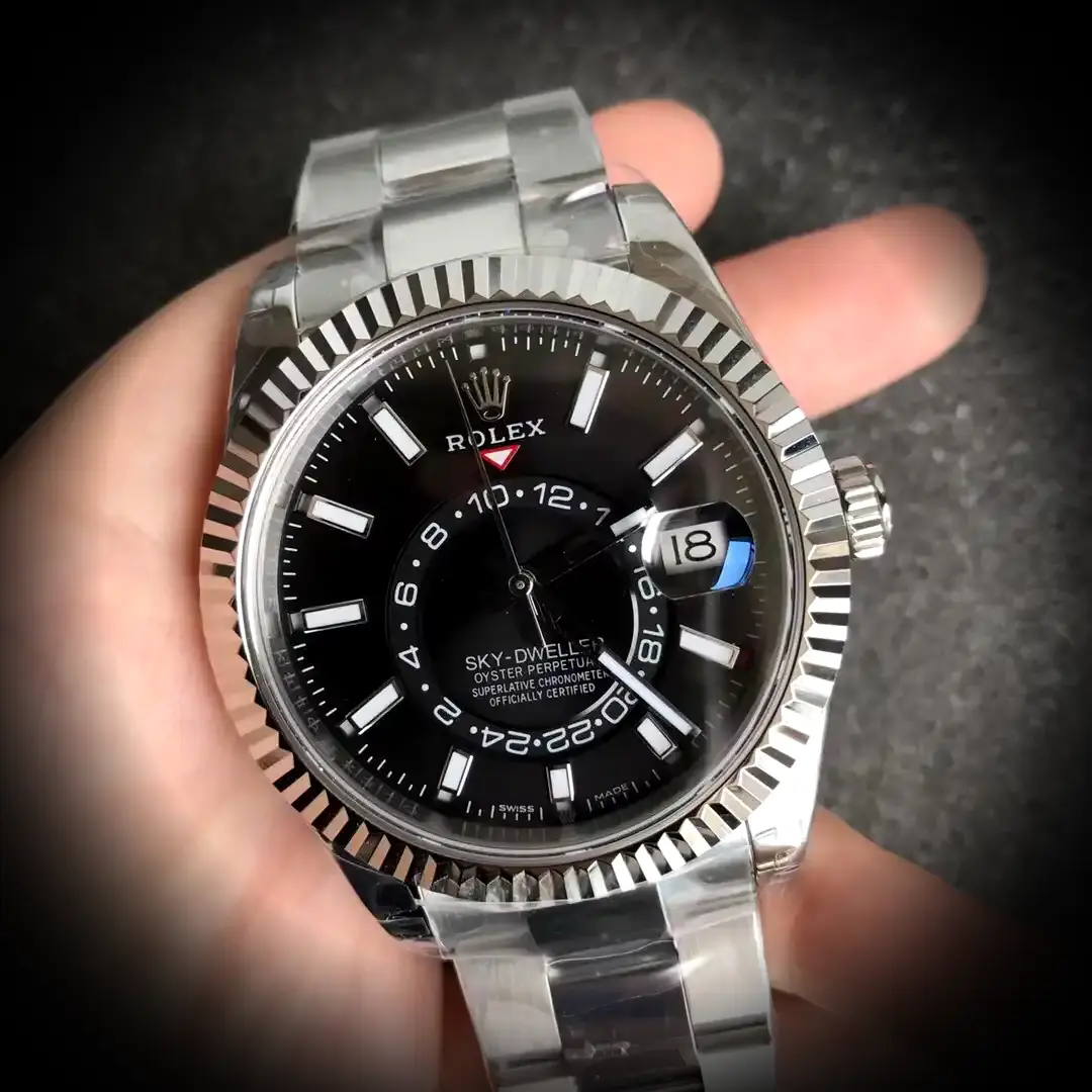 Rolex Sky-Dweller 326238 Superclone Zifferblatt in leuchtendes schwarz — Schrägansicht