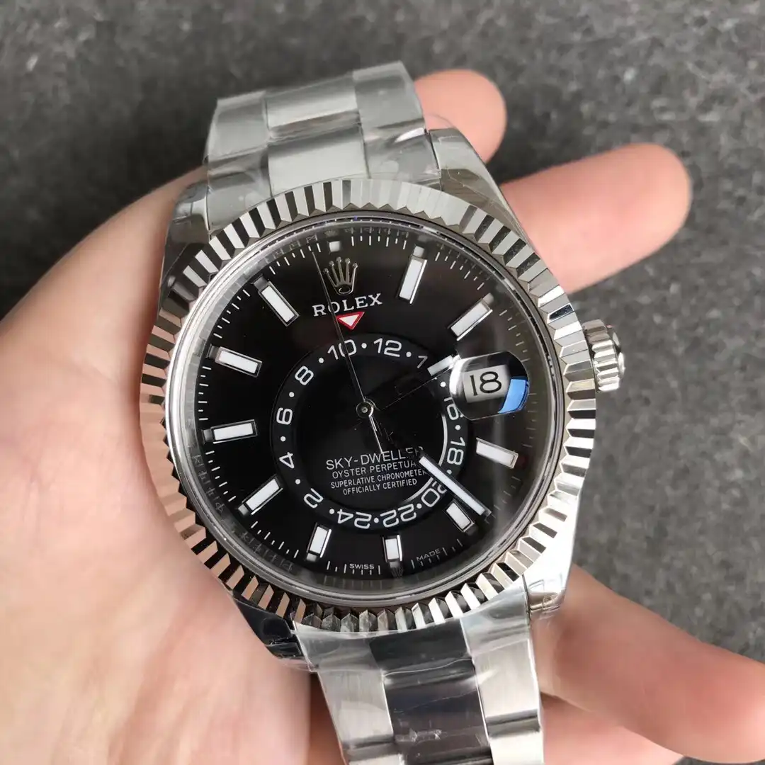 Rolex Sky-Dweller 326238 Klon Zifferblatt in leuchtendes schwarz — Schrägansicht