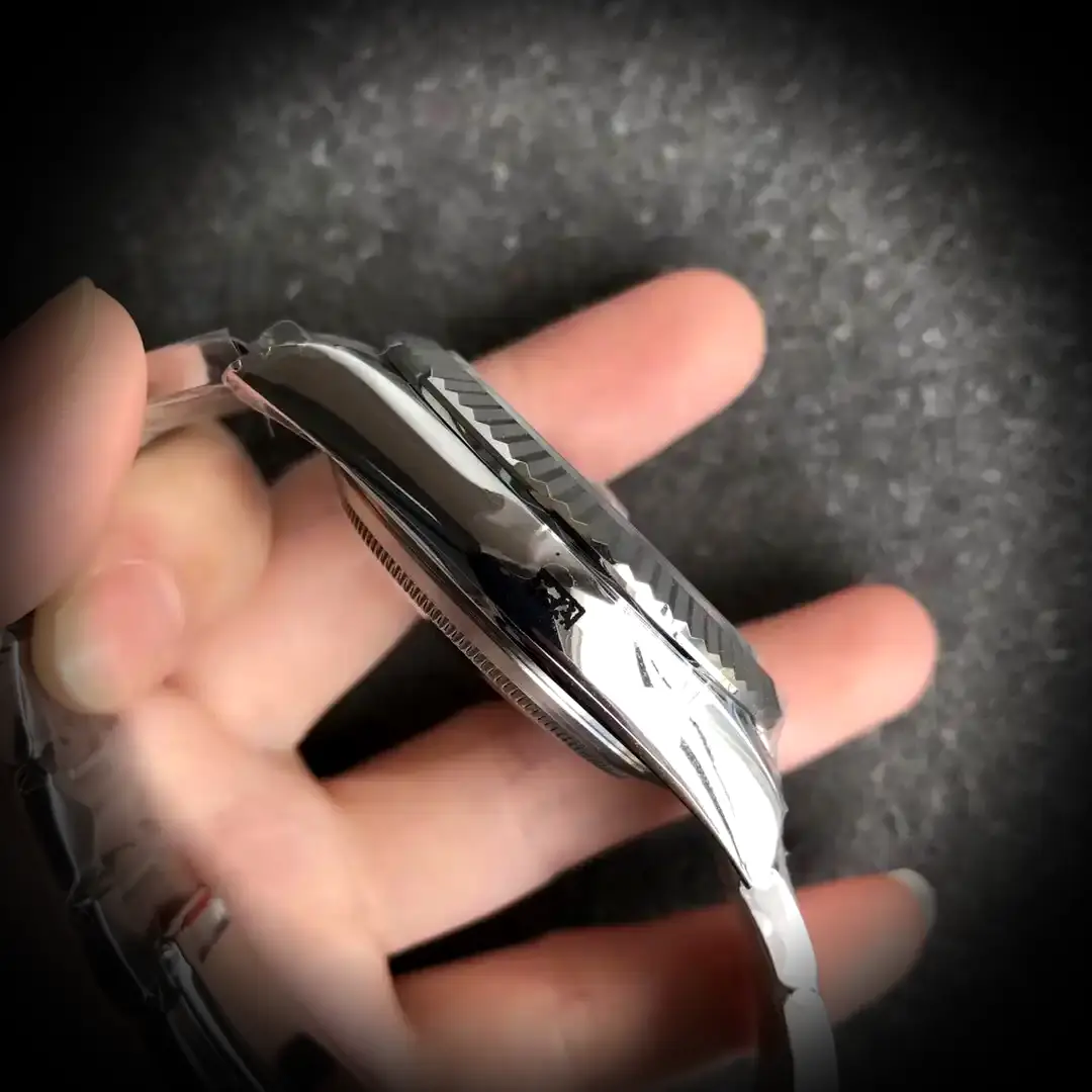 Sky-Dweller 326238 Schweizer Replica — Armband-Detail