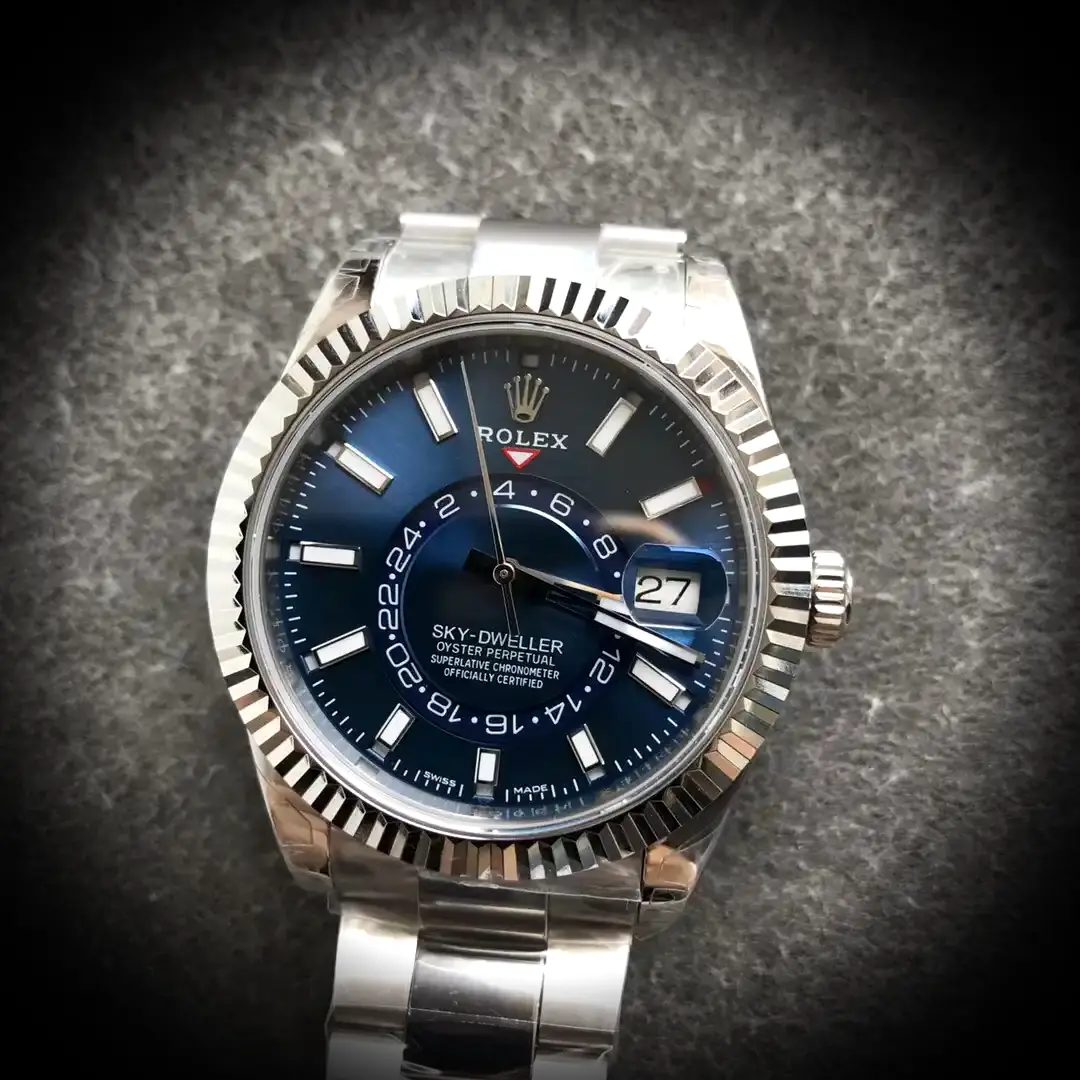 Rolex Sky-Dweller 326238 Super Clone Zifferblatt in leuchtendes blau — Lünette-Makro