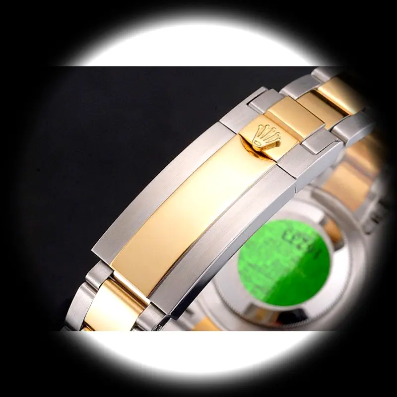 Submariner PR16233B Super Clone — Leuchtmasse-Aufnahme