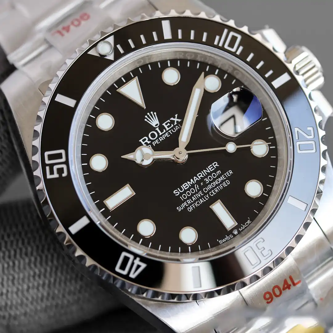 Submariner 126610LN Replica Zifferblatt in schwarz — Gehäusebodendetail