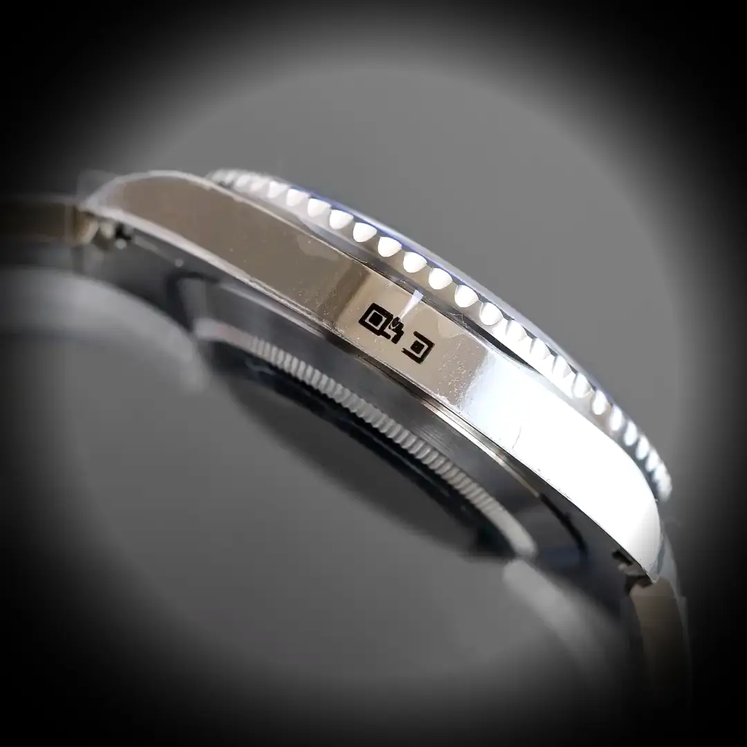 Submariner 126610LN Schweizer Replica 41mm — Krone und Gehäuse Detail