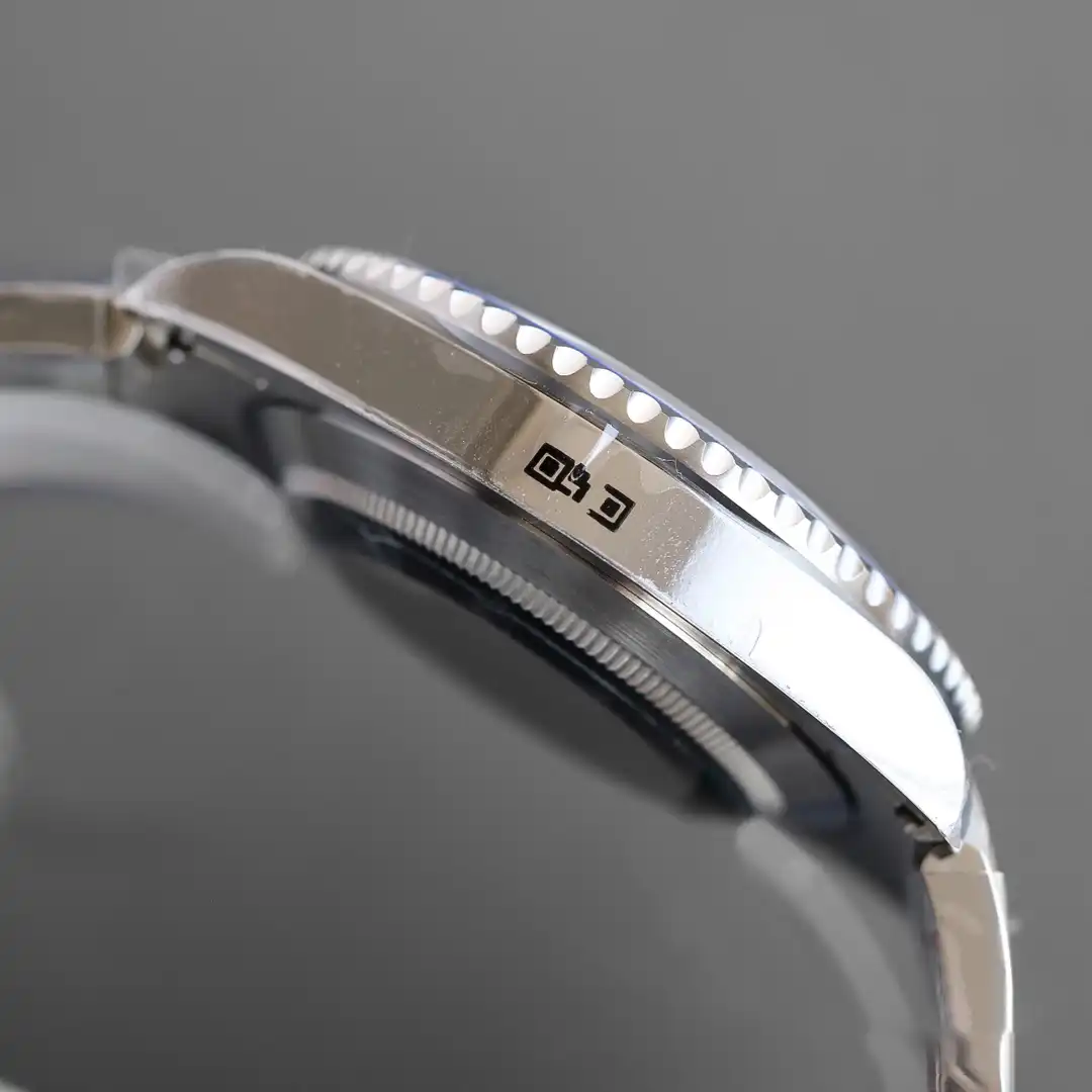 Submariner 126610LN Super Clone Replica 41mm — Krone und Gehäuse Detail