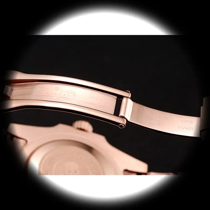 Submariner 1454074 Schweizer Replica — Leuchtmasse-Aufnahme