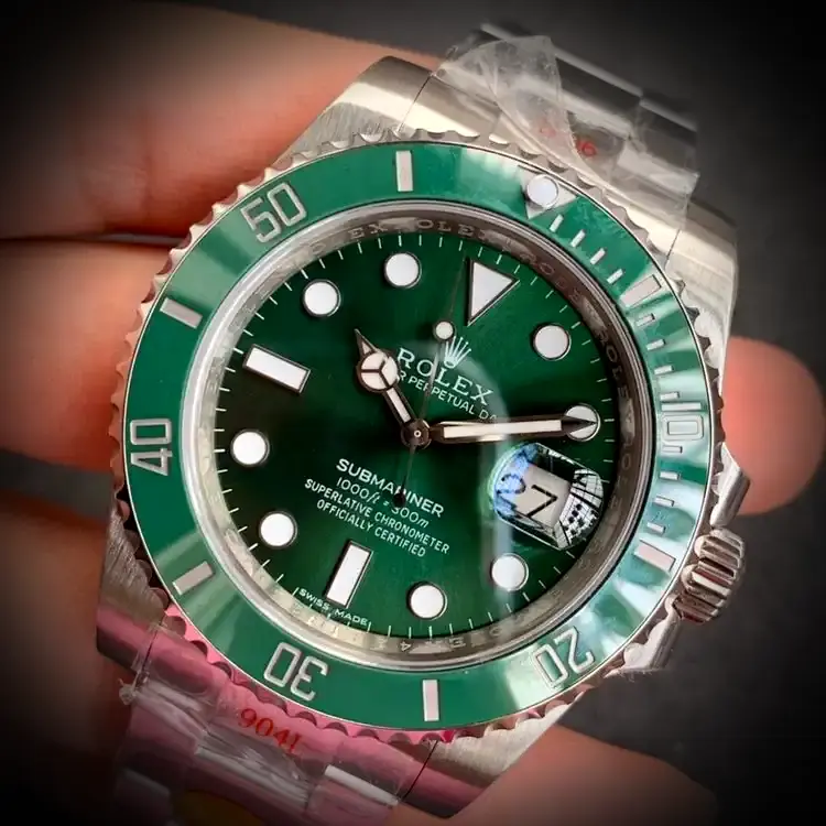 Rolex Submariner 116610LN 1:1 Super Clone Zifferblatt in grün — Gehäusebodendetail