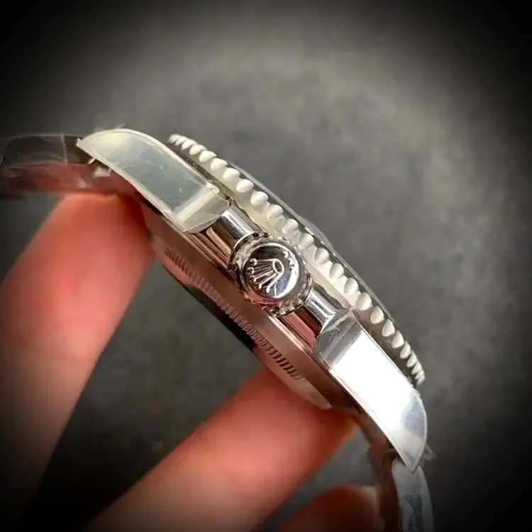 Rolex Submariner 116610LN Super Clone — Armband-Detail
