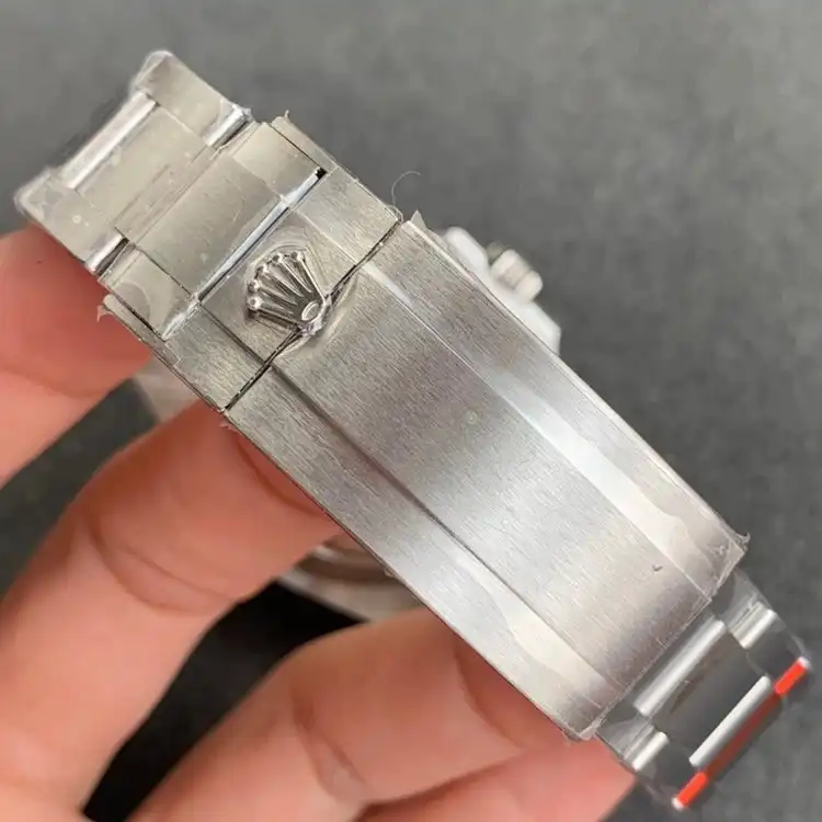 Rolex Submariner 116610LN 1:1 Replica 40mm — Krone und Gehäuse Detail