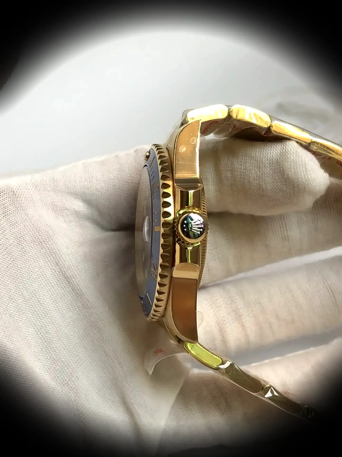 Submariner 116610LN Schweizer Klon 40mm — Krone und Gehäuse Detail