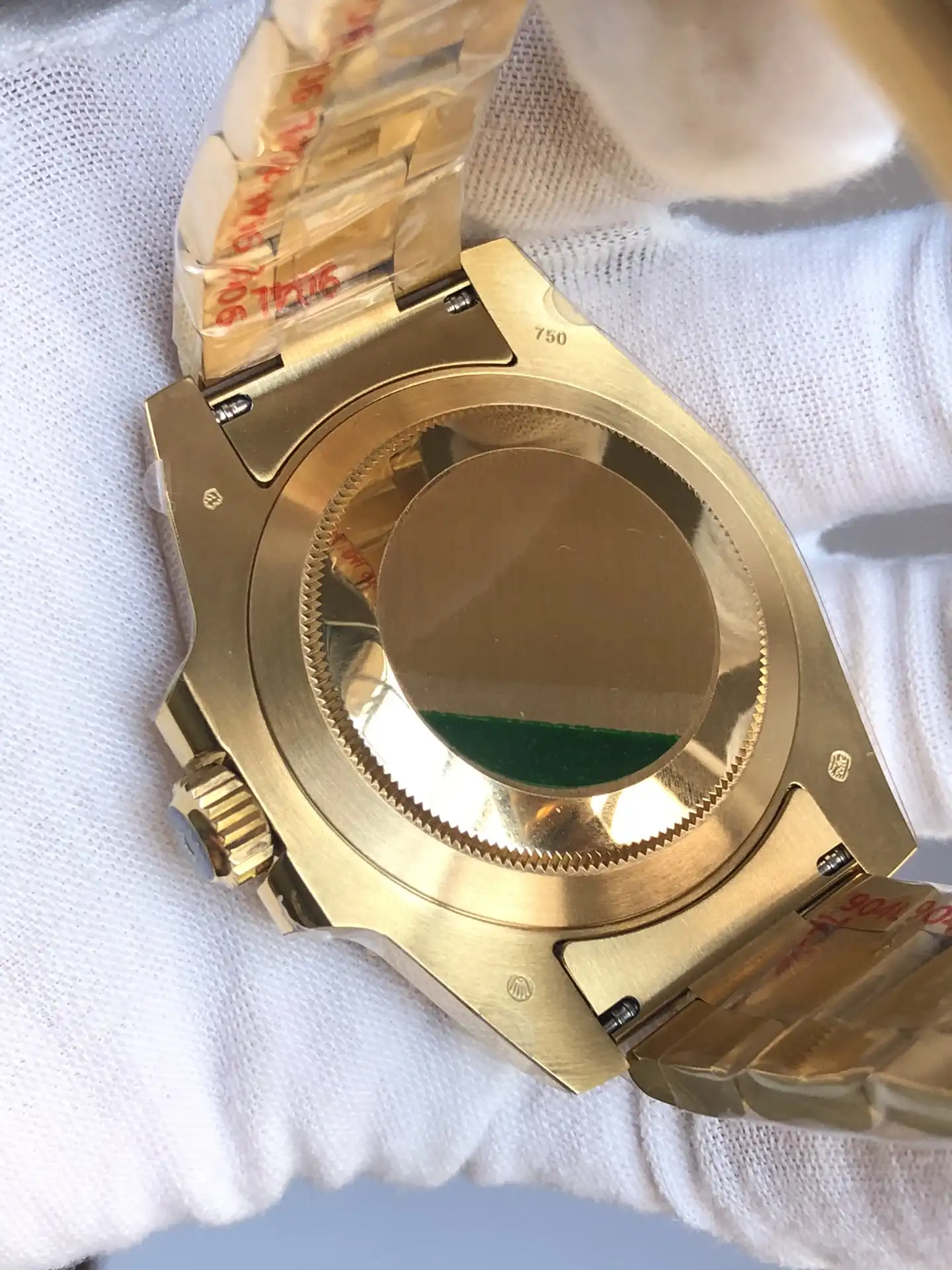 Rolex Submariner 116610LN Nachbau — Leuchtmasse-Aufnahme