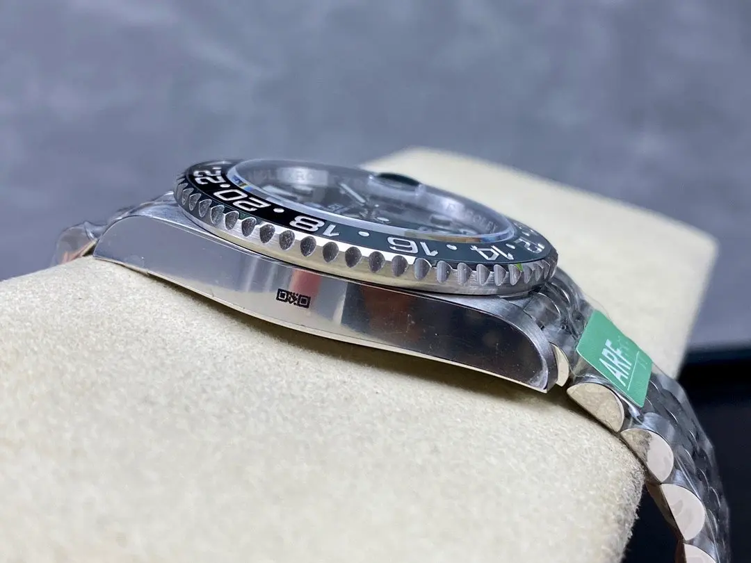 gmt-master 126710GRNR Super Clone - Handgelenksaufnahme