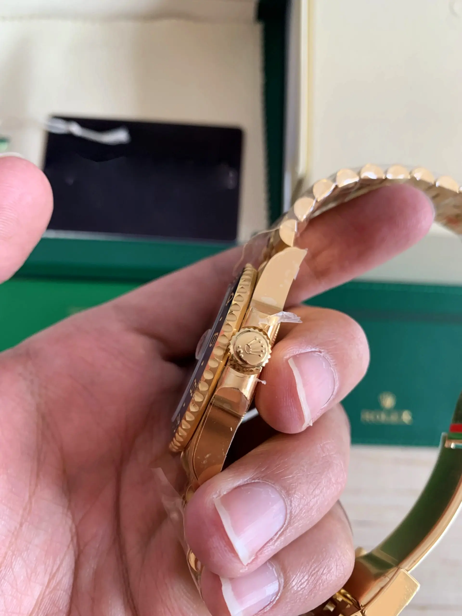 gmt-master 126718GRNR Super Clone - Gehäusebodenansicht
