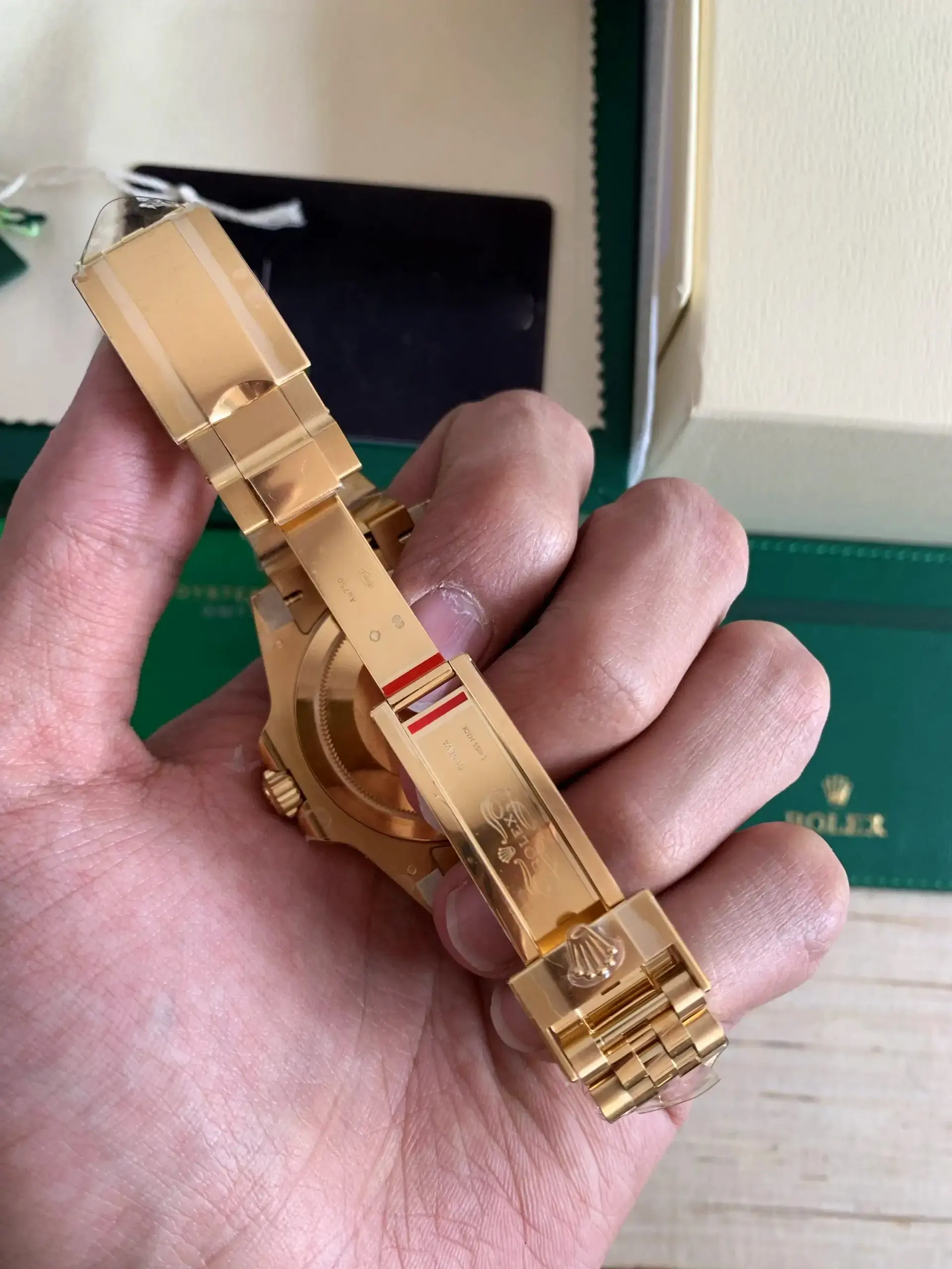 gmt-master 126718GRNR Super Clone - Handgelenksaufnahme