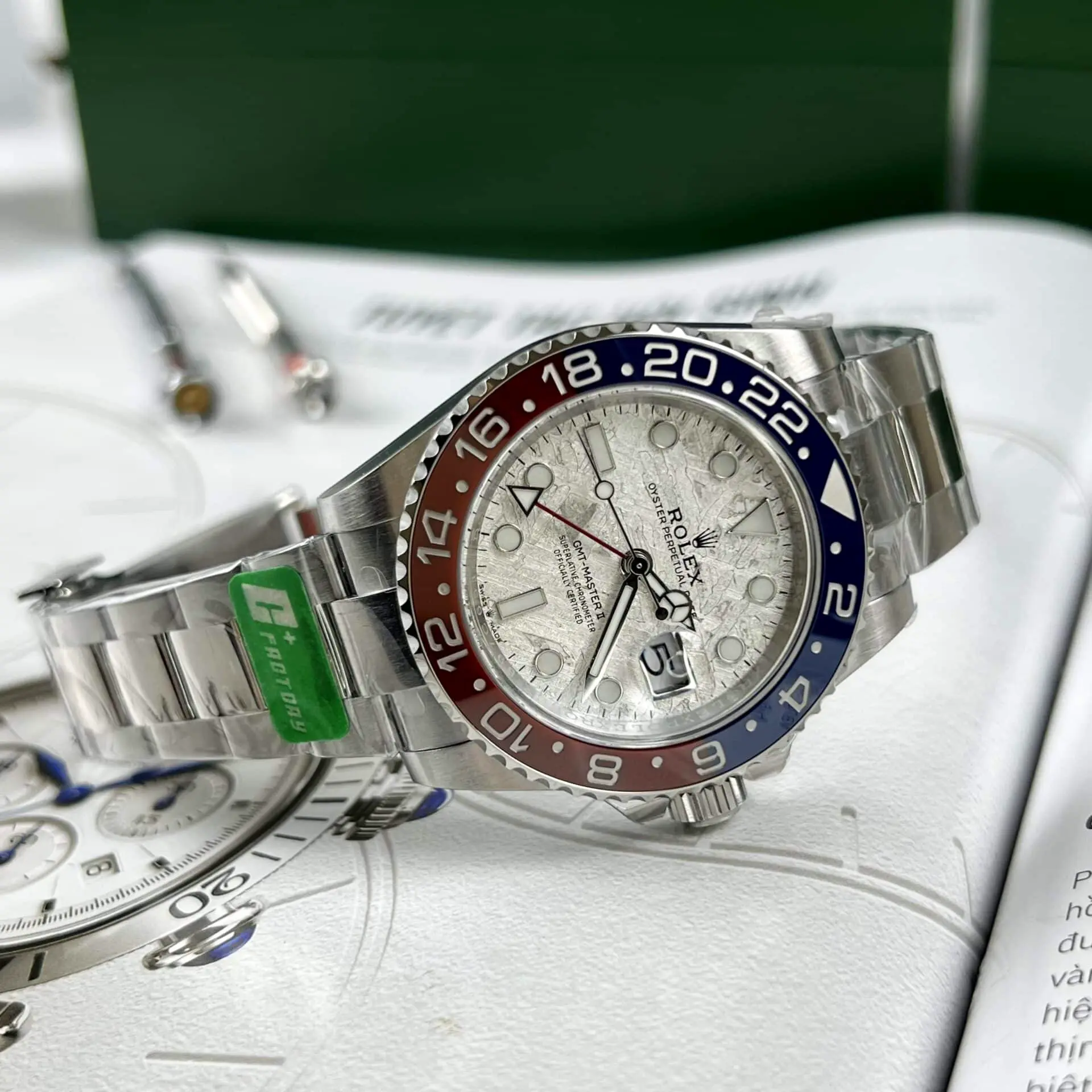 gmt-master 126719BLRO Super Clone - Handgelenksaufnahme