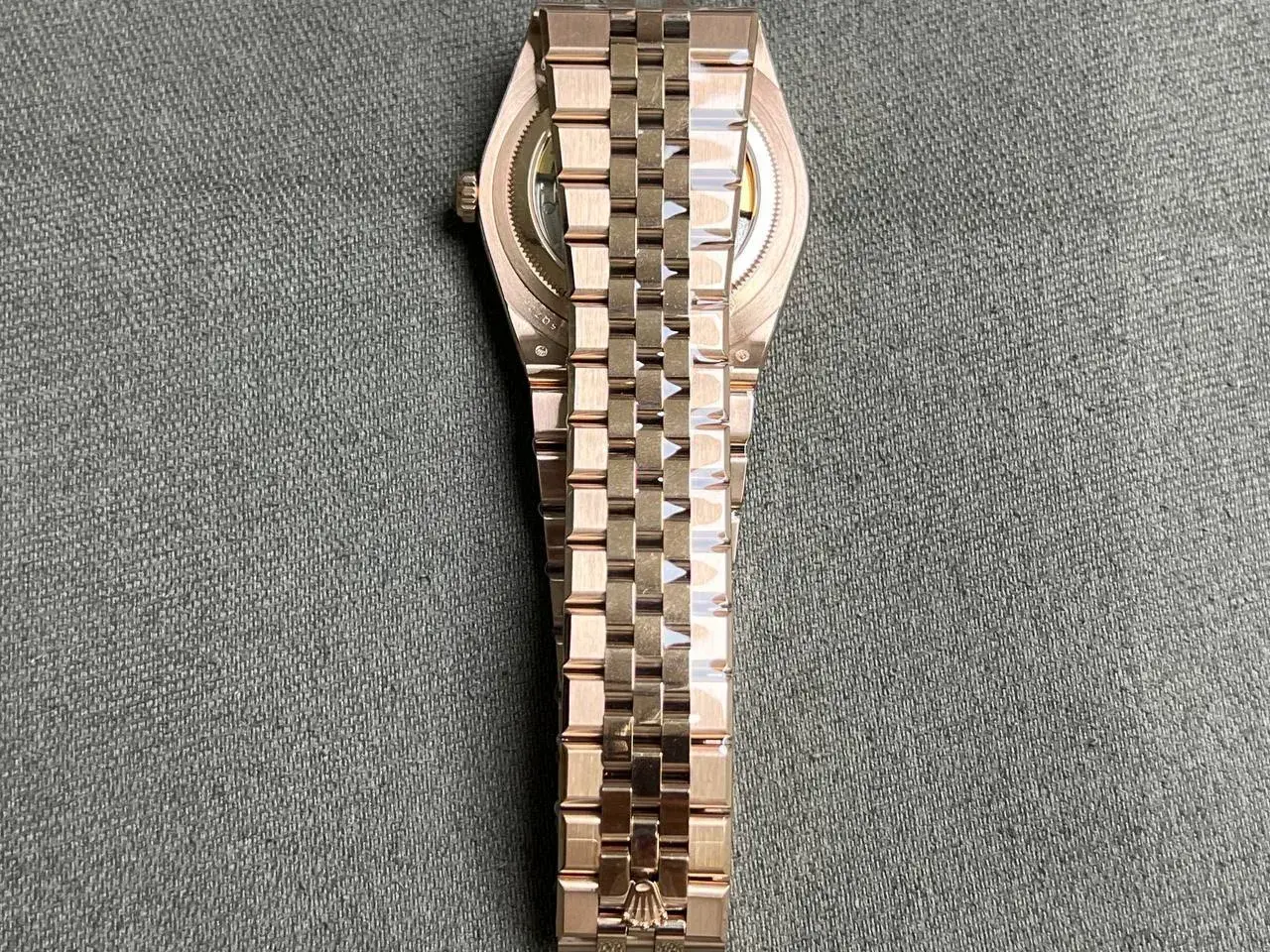 Rolex Land-Dweller 127335 Replica 40mm — Zifferblatt-Nahaufnahme