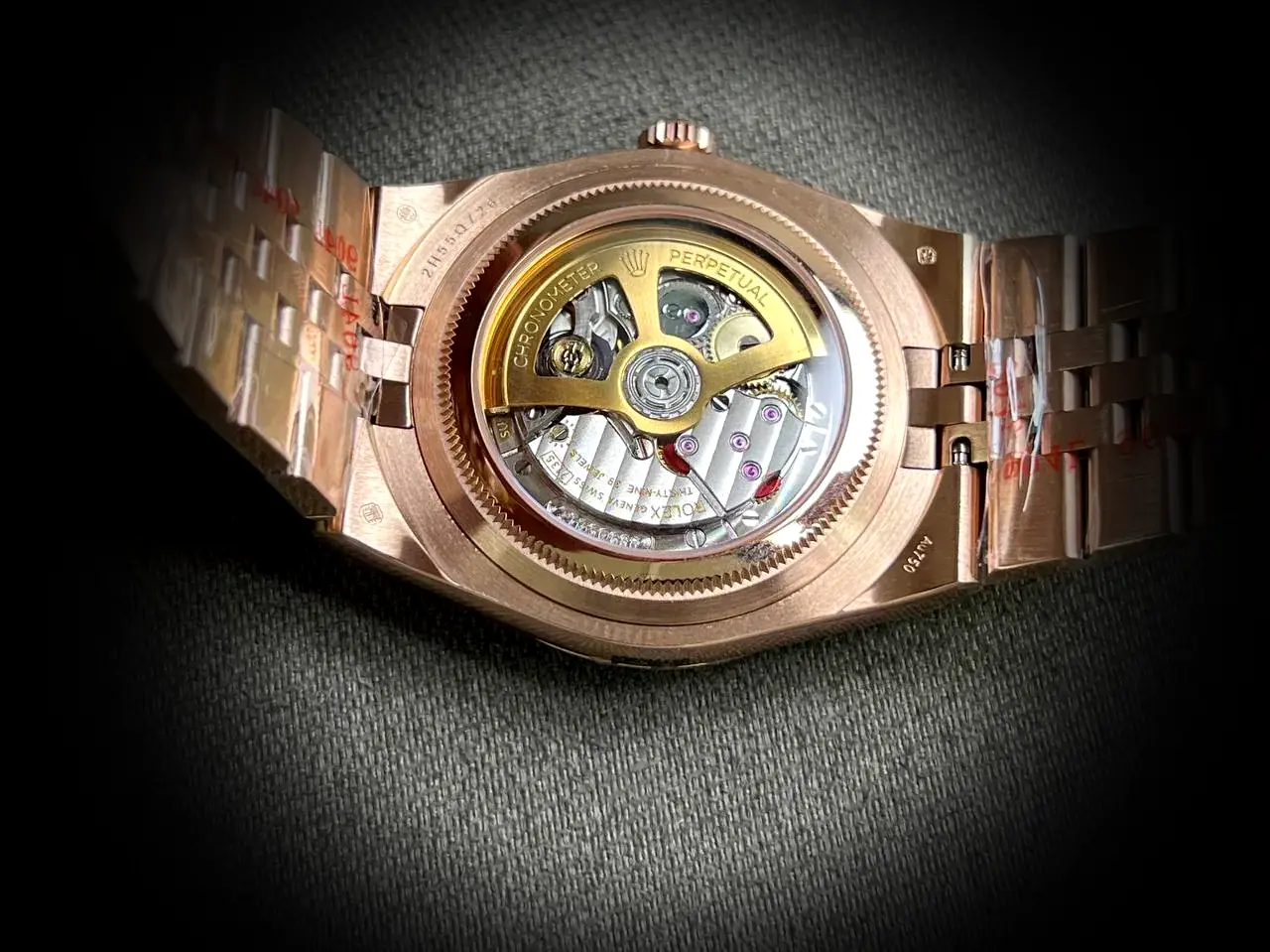 Land-Dweller 127335 Schweizer Replica 40mm — Vorderansicht