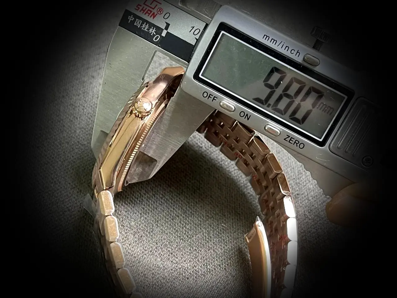 Land-Dweller 127335 1:1 Super Clone 40mm — Handgelenksaufnahme