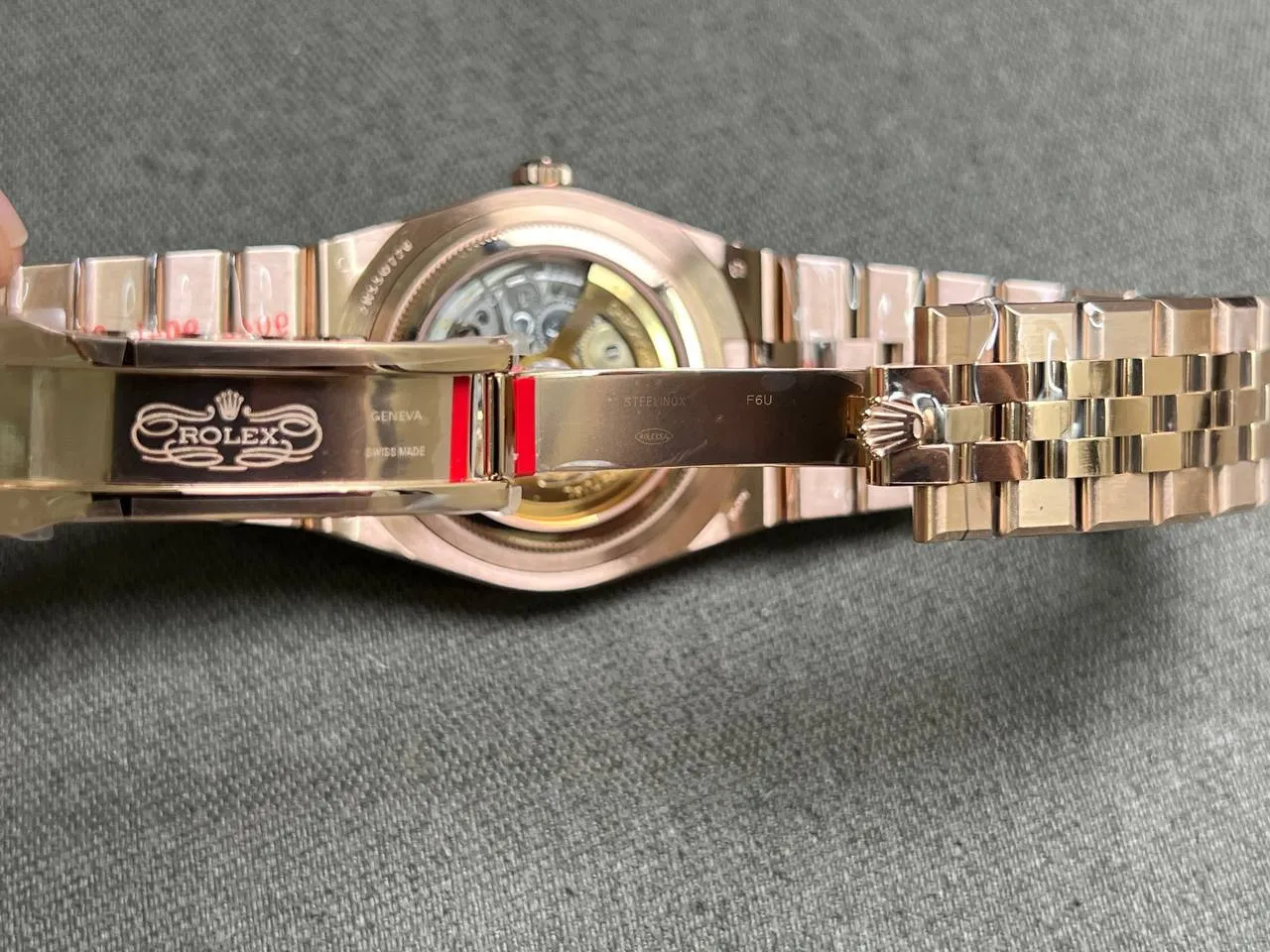 Land-Dweller 127335 1:1 Replica — Leuchtmasse-Aufnahme